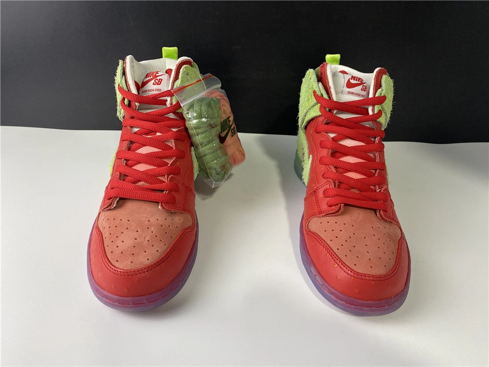 【Free Shipping】SB Dunk High Strawberry Cough CW7093- EasyMatch 615