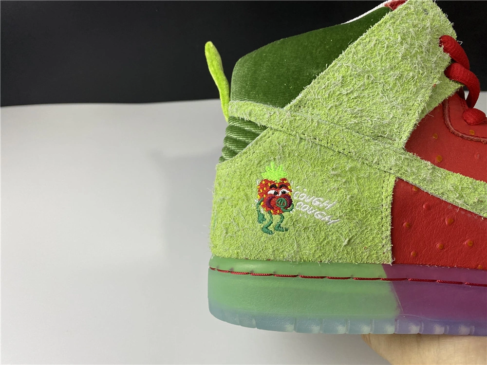 【Free Shipping】SB Dunk High Strawberry Cough CW7093- EasyMatch 615