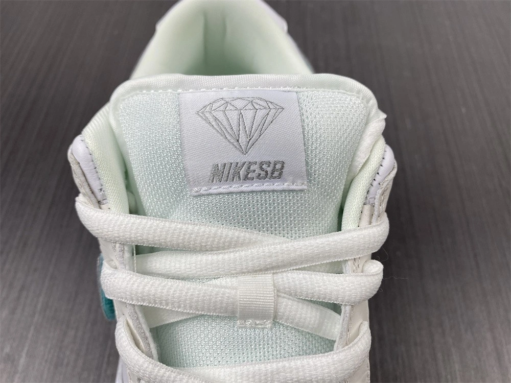 Unique 【Free shipping】SB Dunk Low Diamond Supply Co White Diamond BV1310- 487