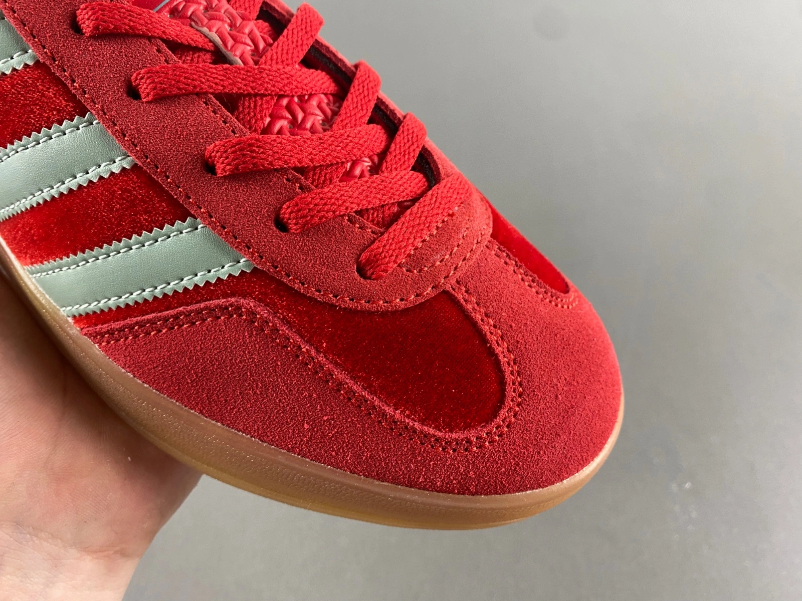TravelReady Gazelle Indoor Better Scarlet Hazy Green IG 2773