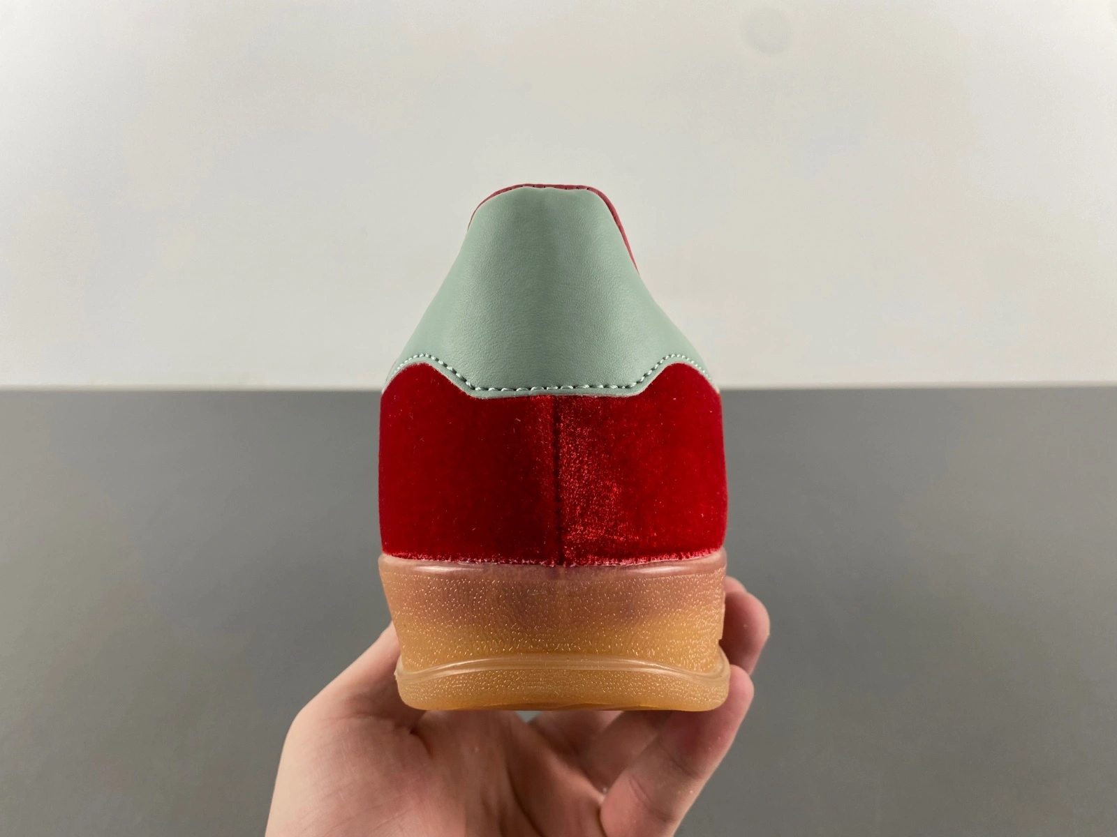 TravelReady Gazelle Indoor Better Scarlet Hazy Green IG 2773