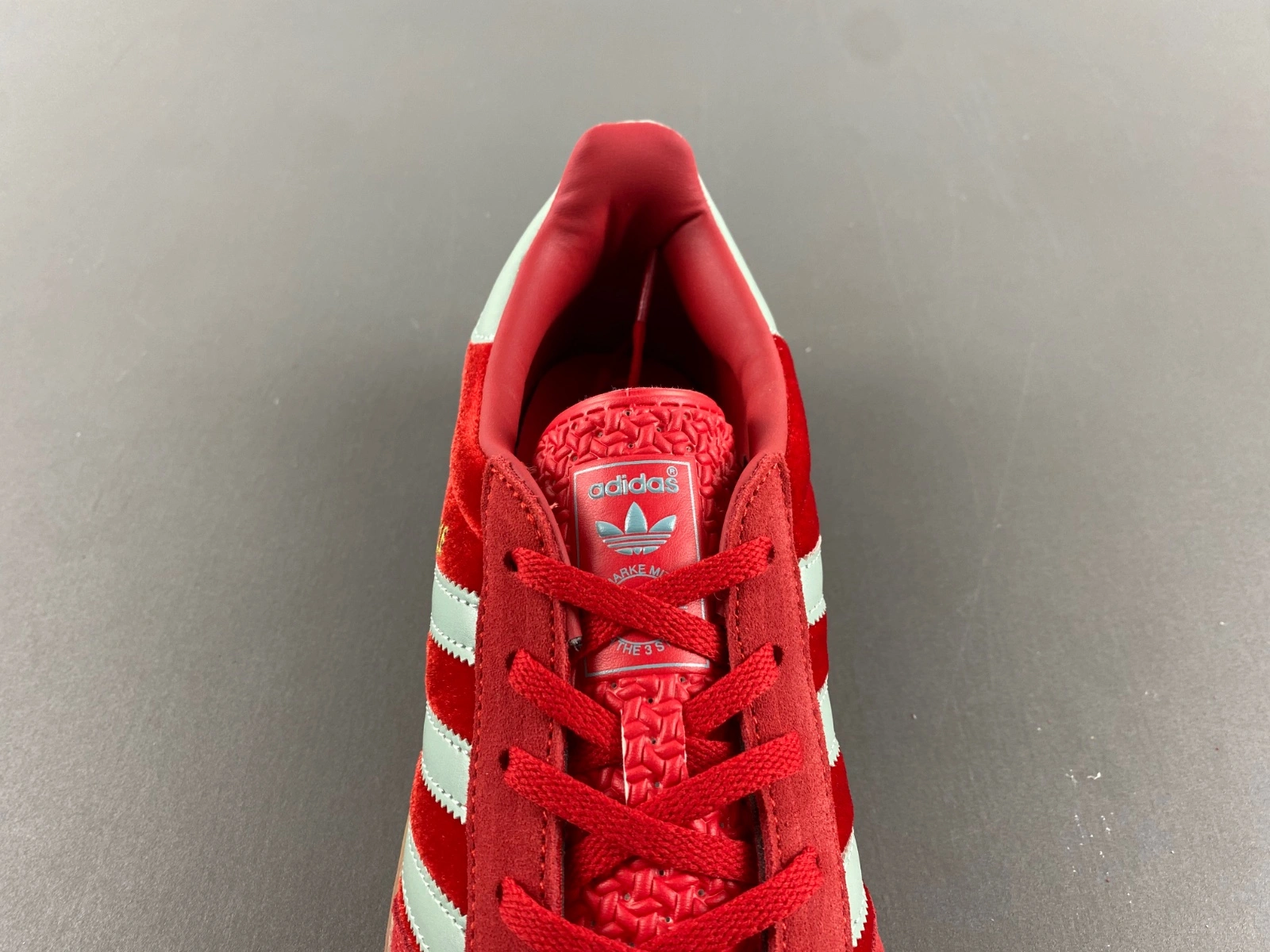 TravelReady Gazelle Indoor Better Scarlet Hazy Green IG 2773