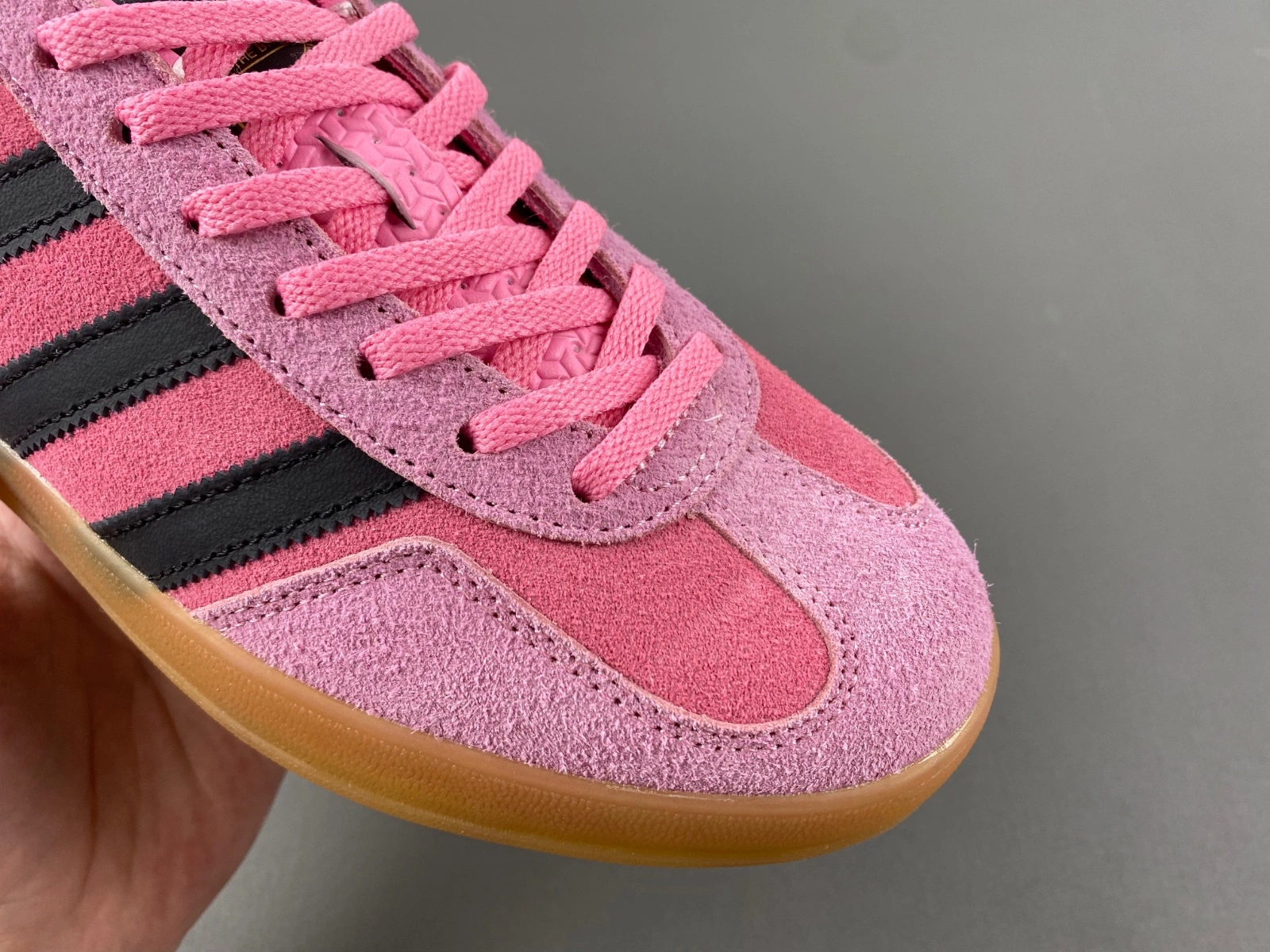 Versatile Gazelle Indoor Bliss Pink Purple IE 2790