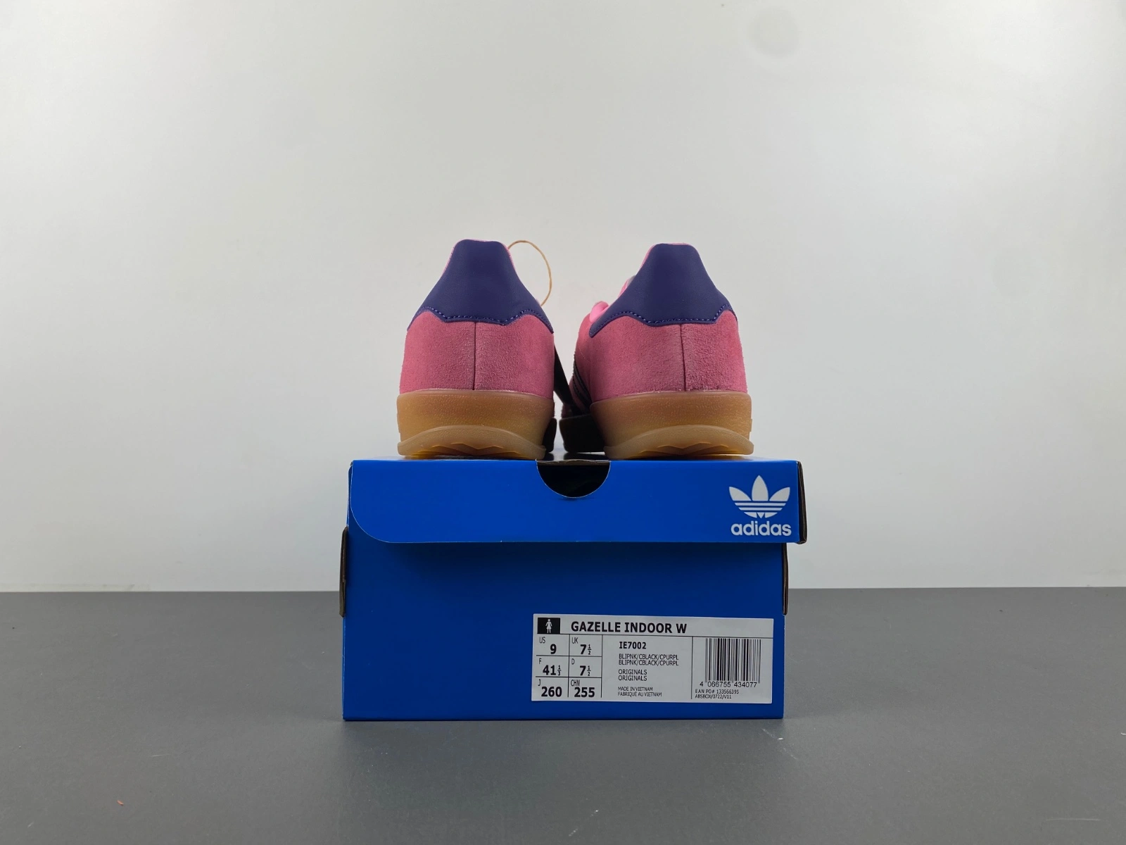 Versatile Gazelle Indoor Bliss Pink Purple IE 2790