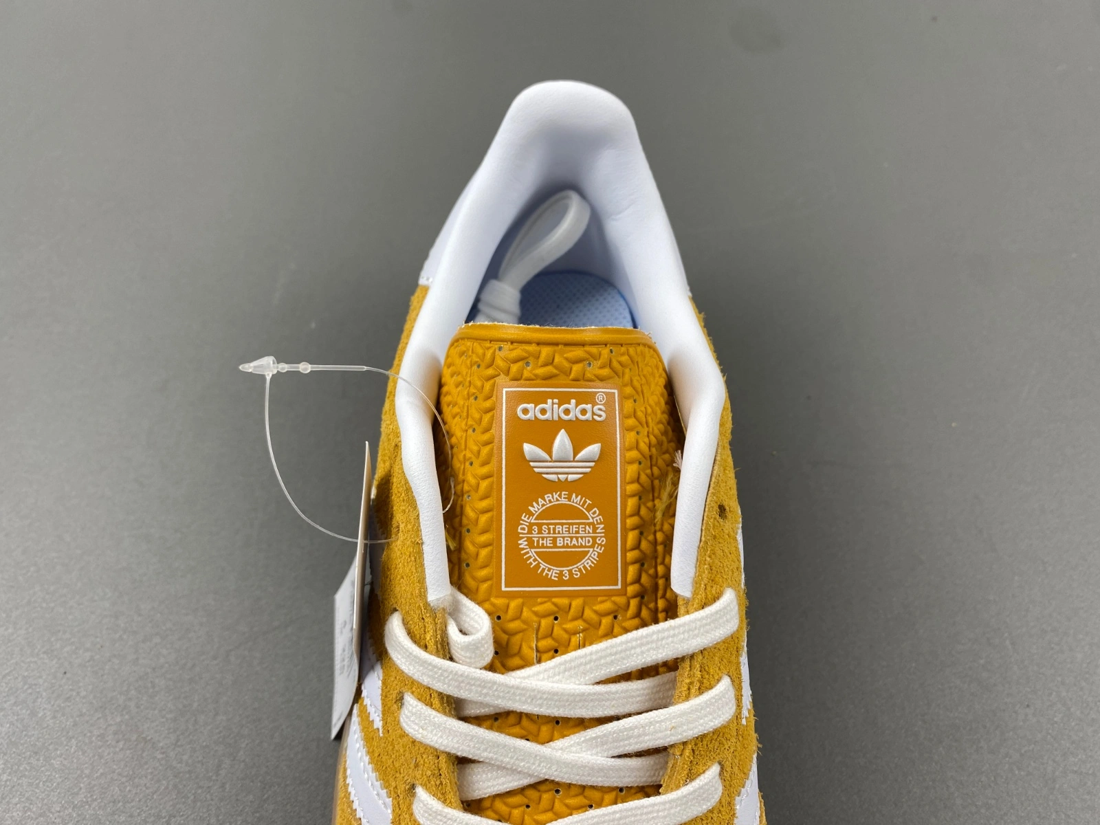 Compact Gazelle Indoor Orange Peel White HQ 2799