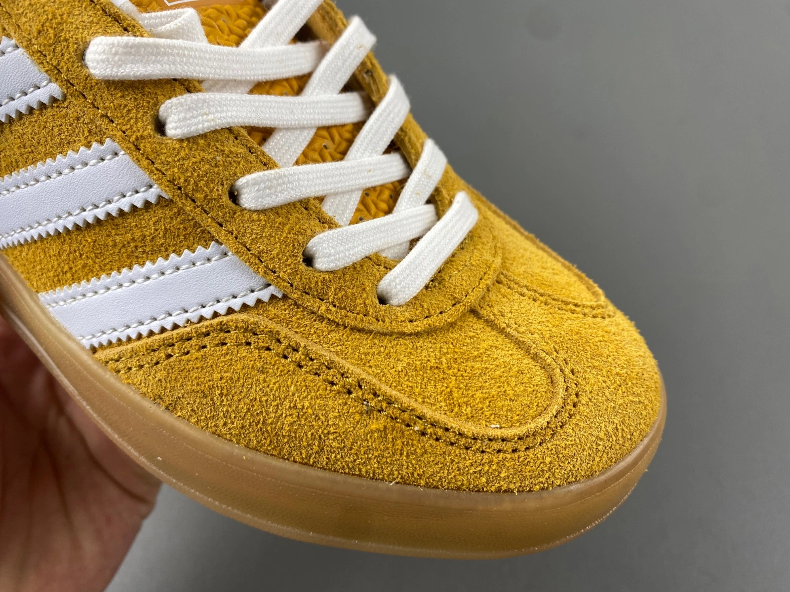 Compact Gazelle Indoor Orange Peel White HQ 2799