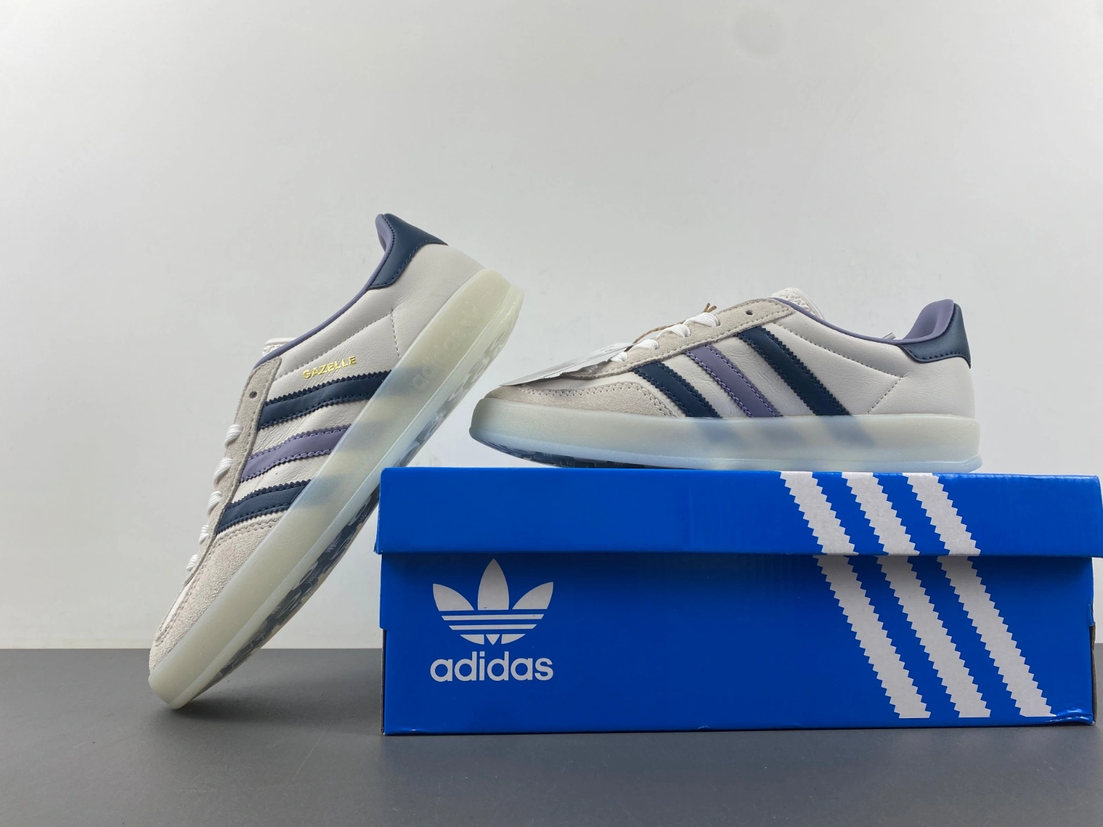 Gazelle Indoor White Preloved Ink IG Classic 2794