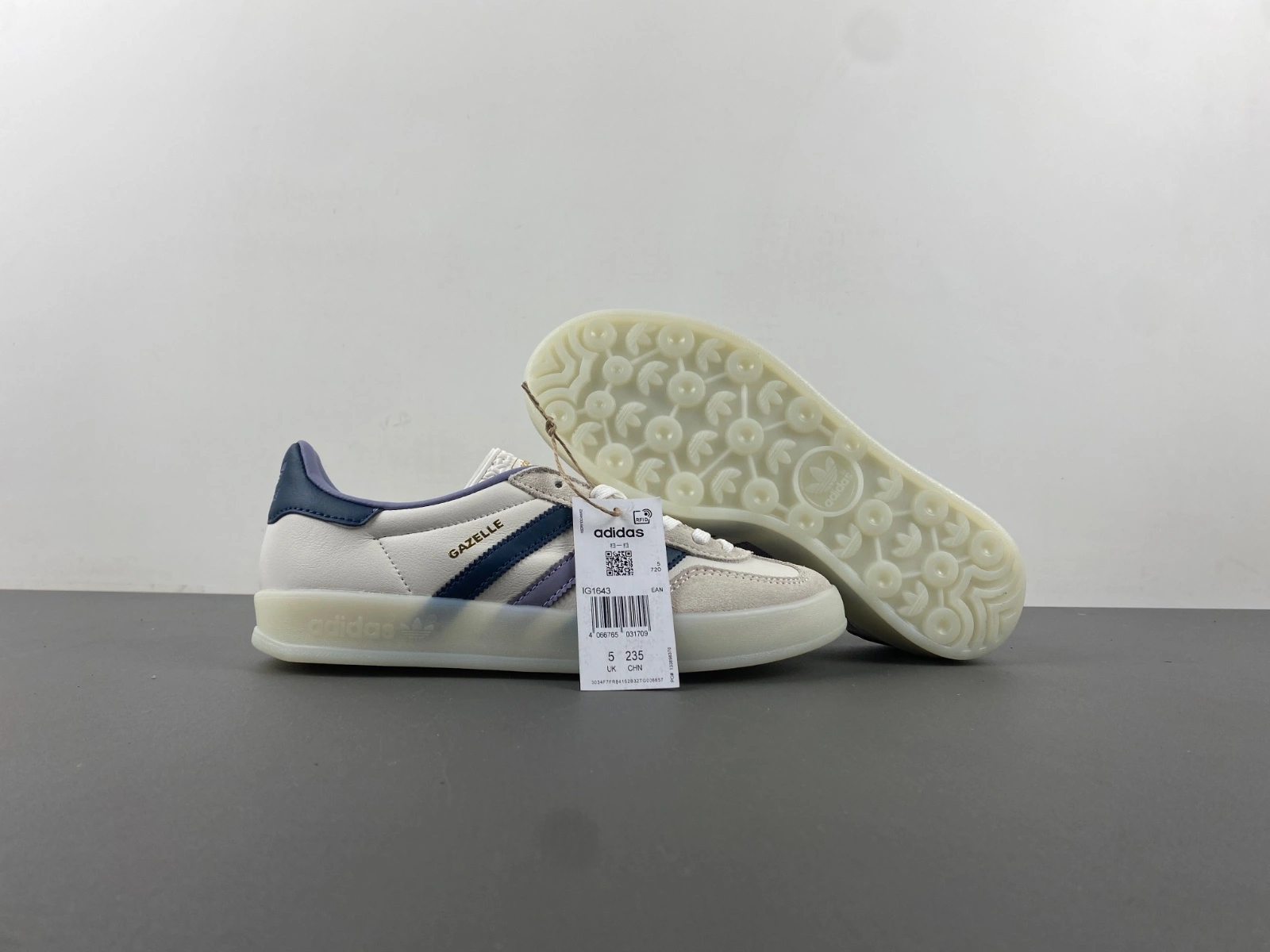 Gazelle Indoor White Preloved Ink IG Classic 2794