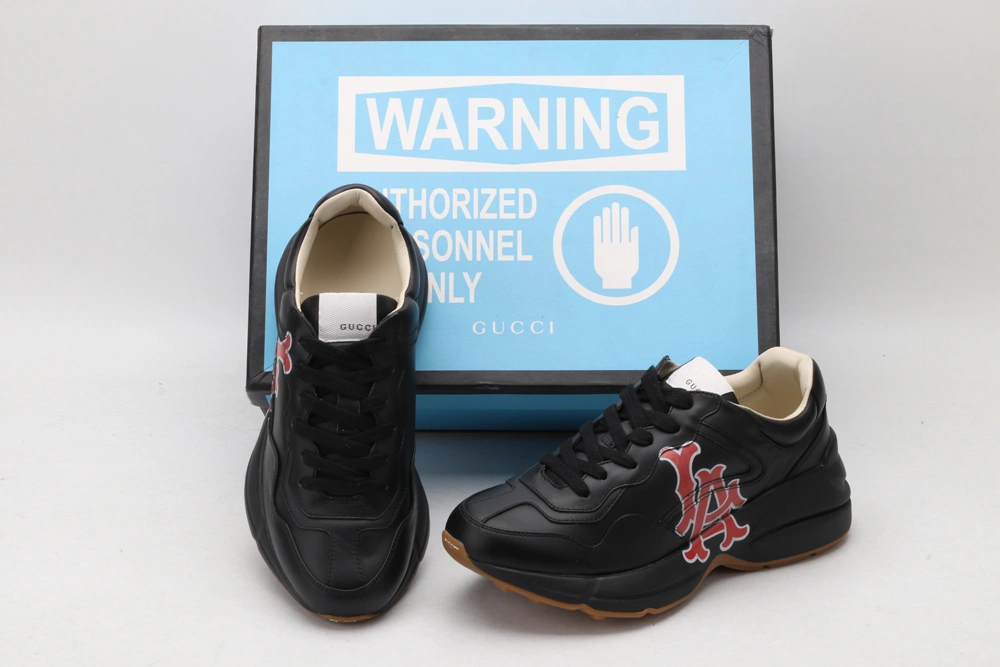 G*cci Sneaker Packable 3619