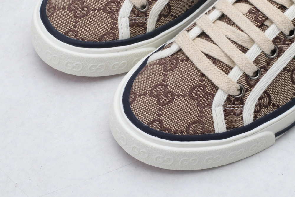 Comfortable G*cci Sneaker 3617