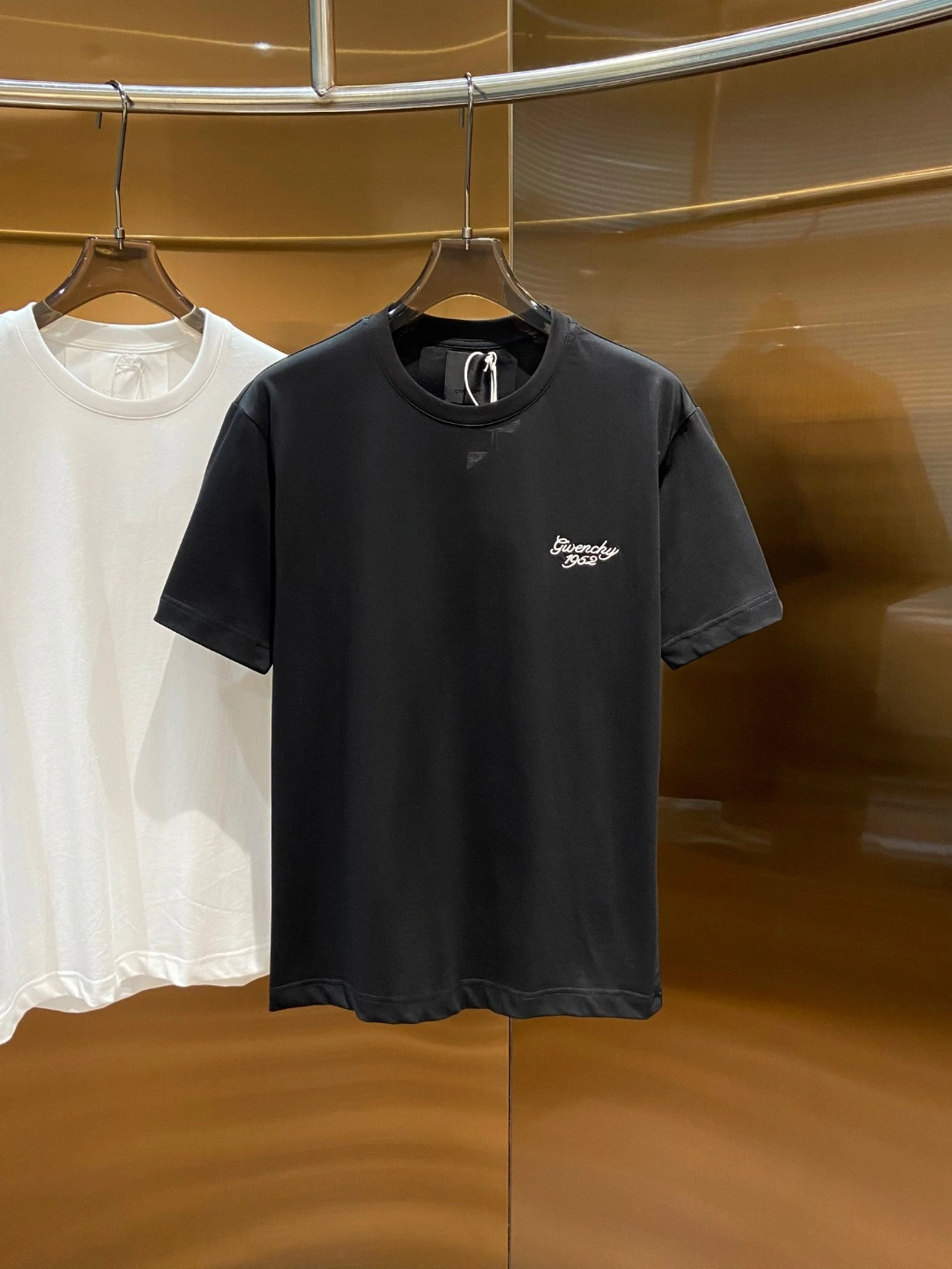 MoistureWicking G*ivenchy T-shirt Top Quality D17 2024039- 14220