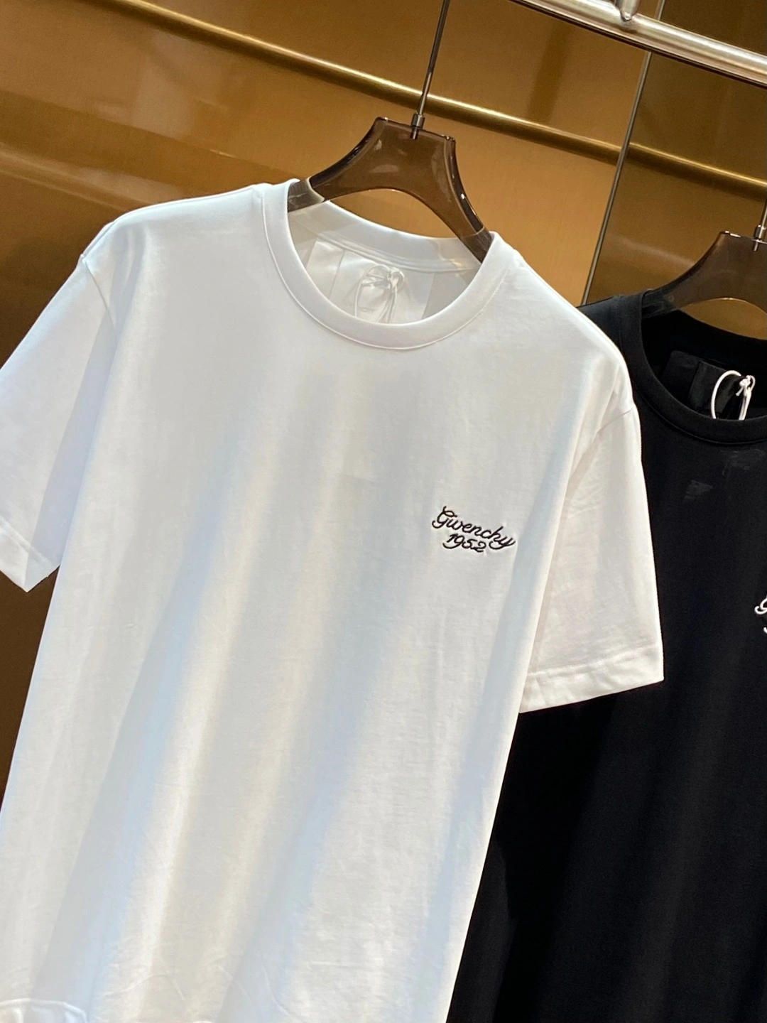 MoistureWicking G*ivenchy T-shirt Top Quality D17 2024039- 14220