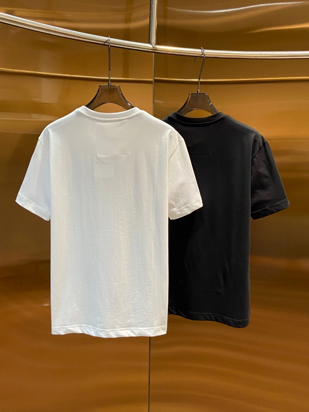 MoistureWicking G*ivenchy T-shirt Top Quality D17 2024039- 14220