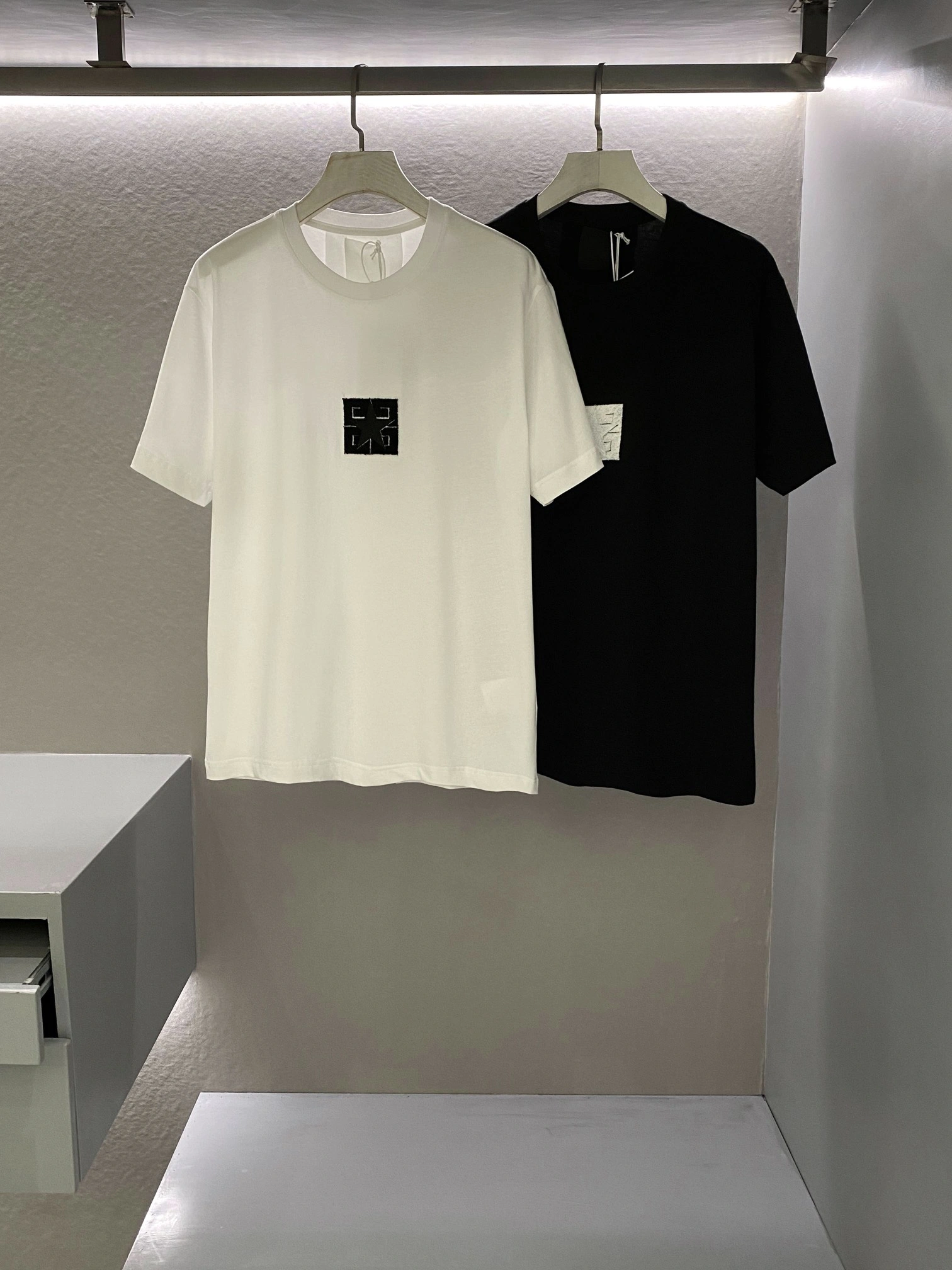 Resilient G*ivenchy T-shirt Top Quality D17 20240411- 14205
