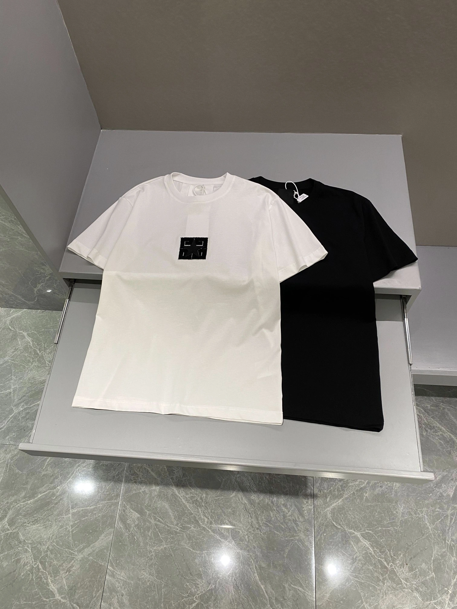 Resilient G*ivenchy T-shirt Top Quality D17 20240411- 14205