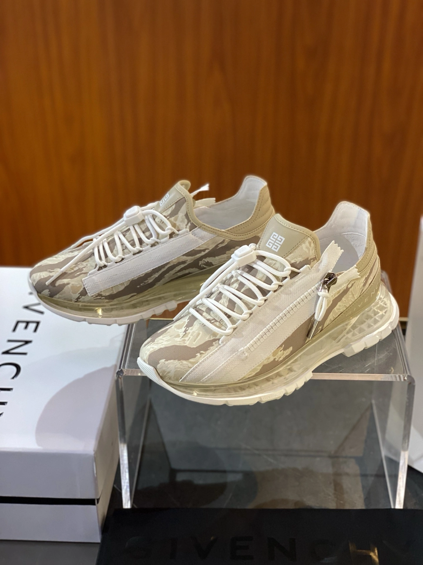 G*ivenchy Top Sneaker Low RR 20250416- TechFriendly 7441