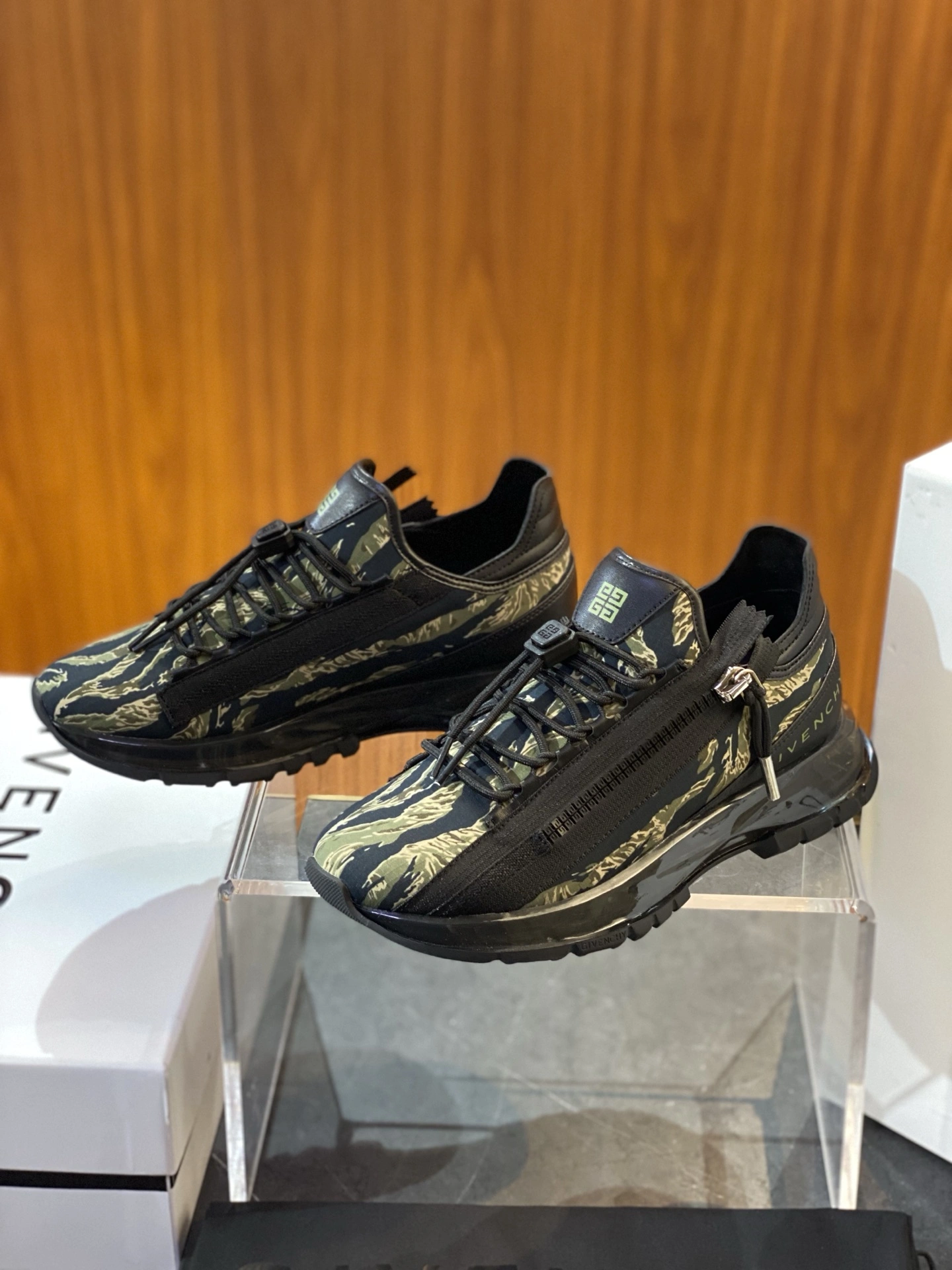 Premium G*ivenchy Top Sneaker Low RR 20250416- 7439
