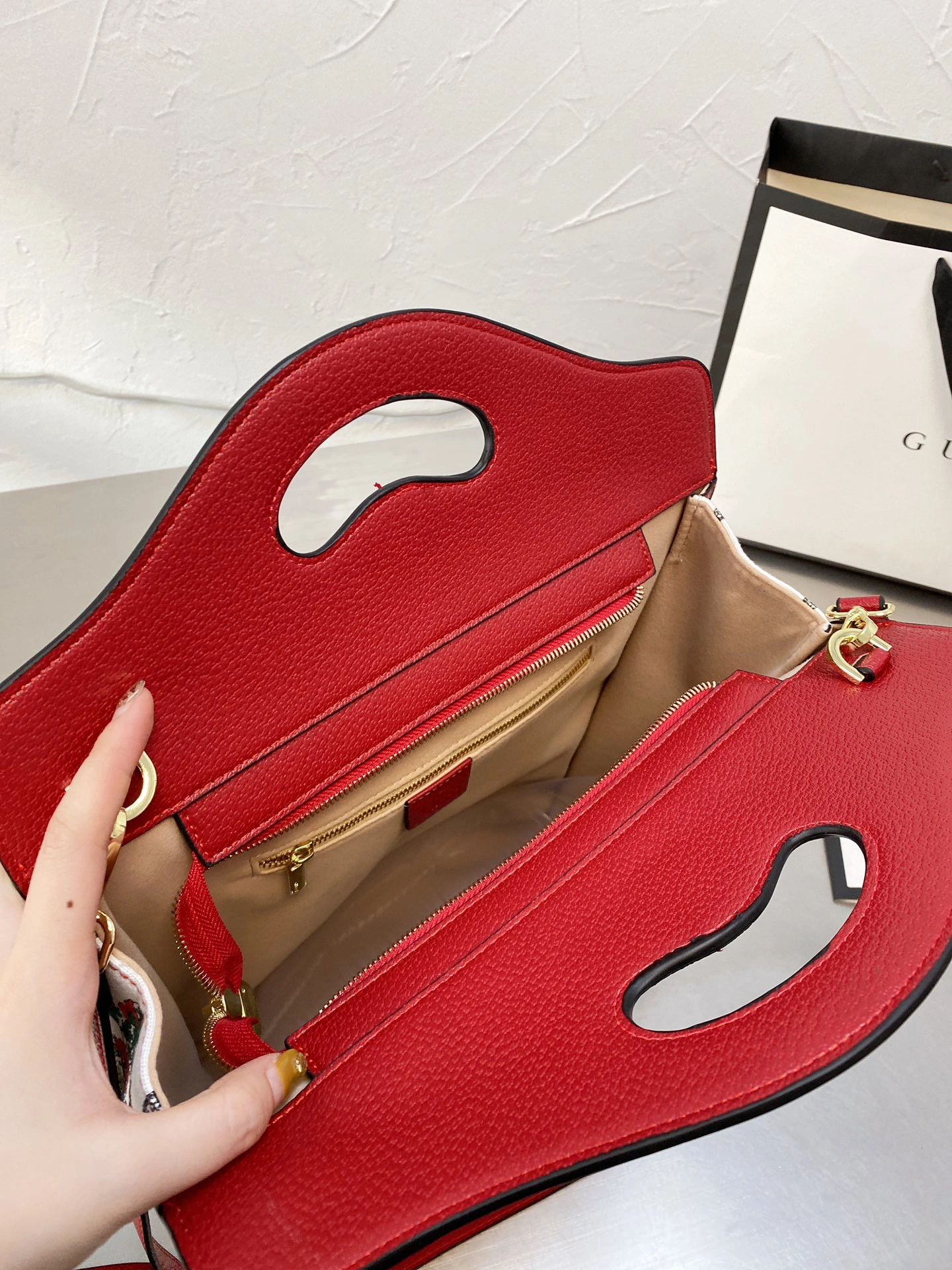 Comfortable G*ucci Bag Top Quality 33*32CM 7960
