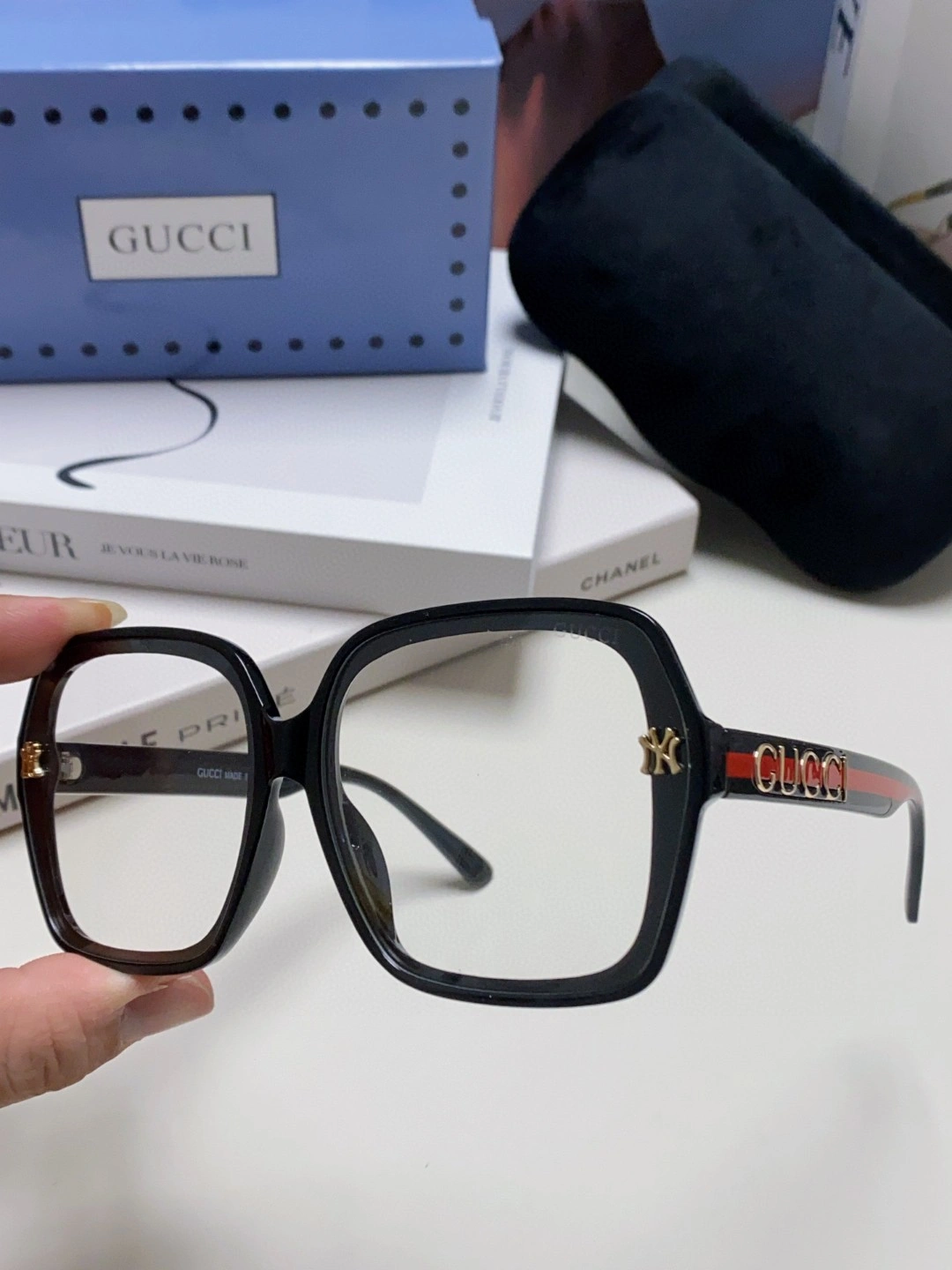 Soft G*ucci Glasses Top XX 20250402- 16559