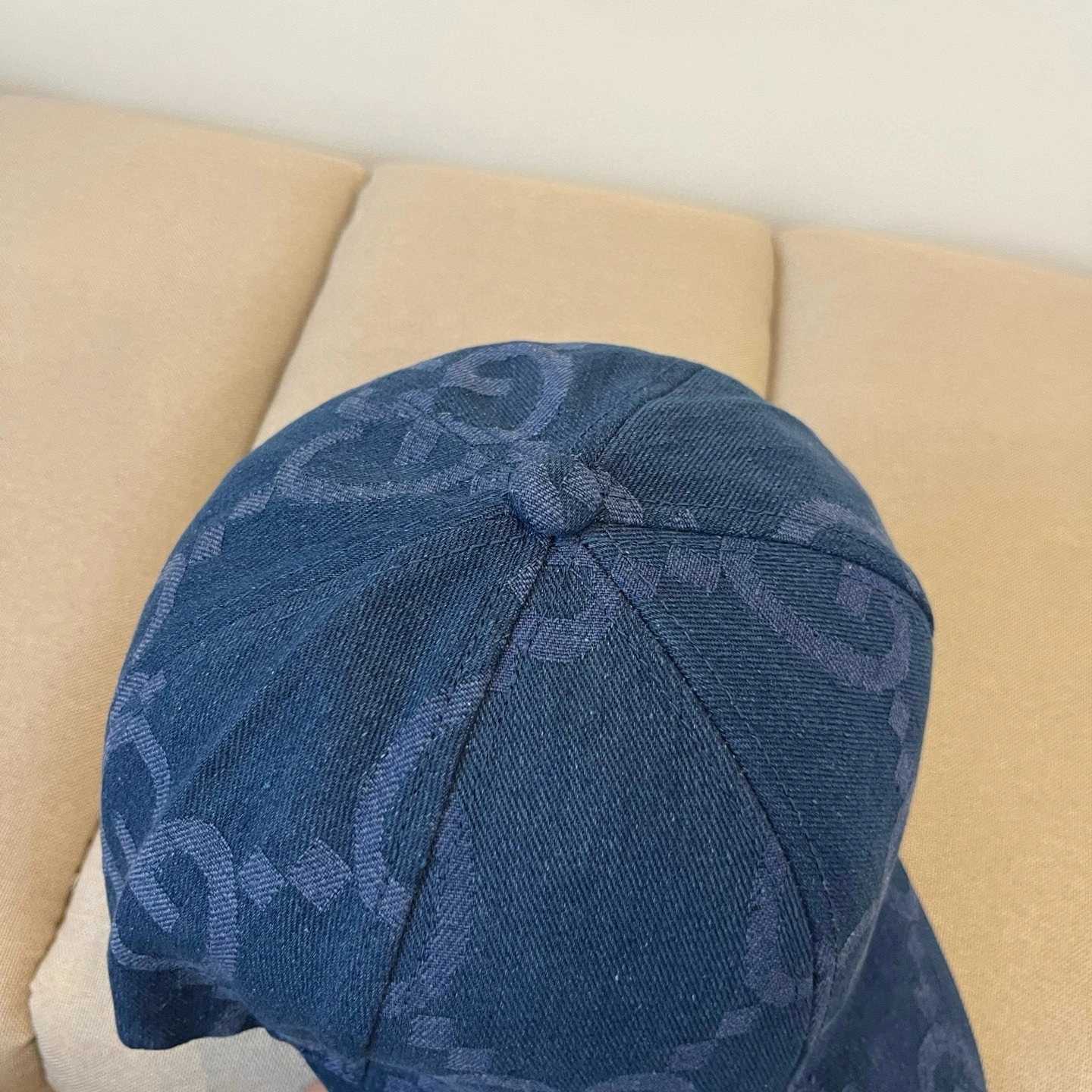 SmoothTexture G*ucci Hats Top XX250410- 17404