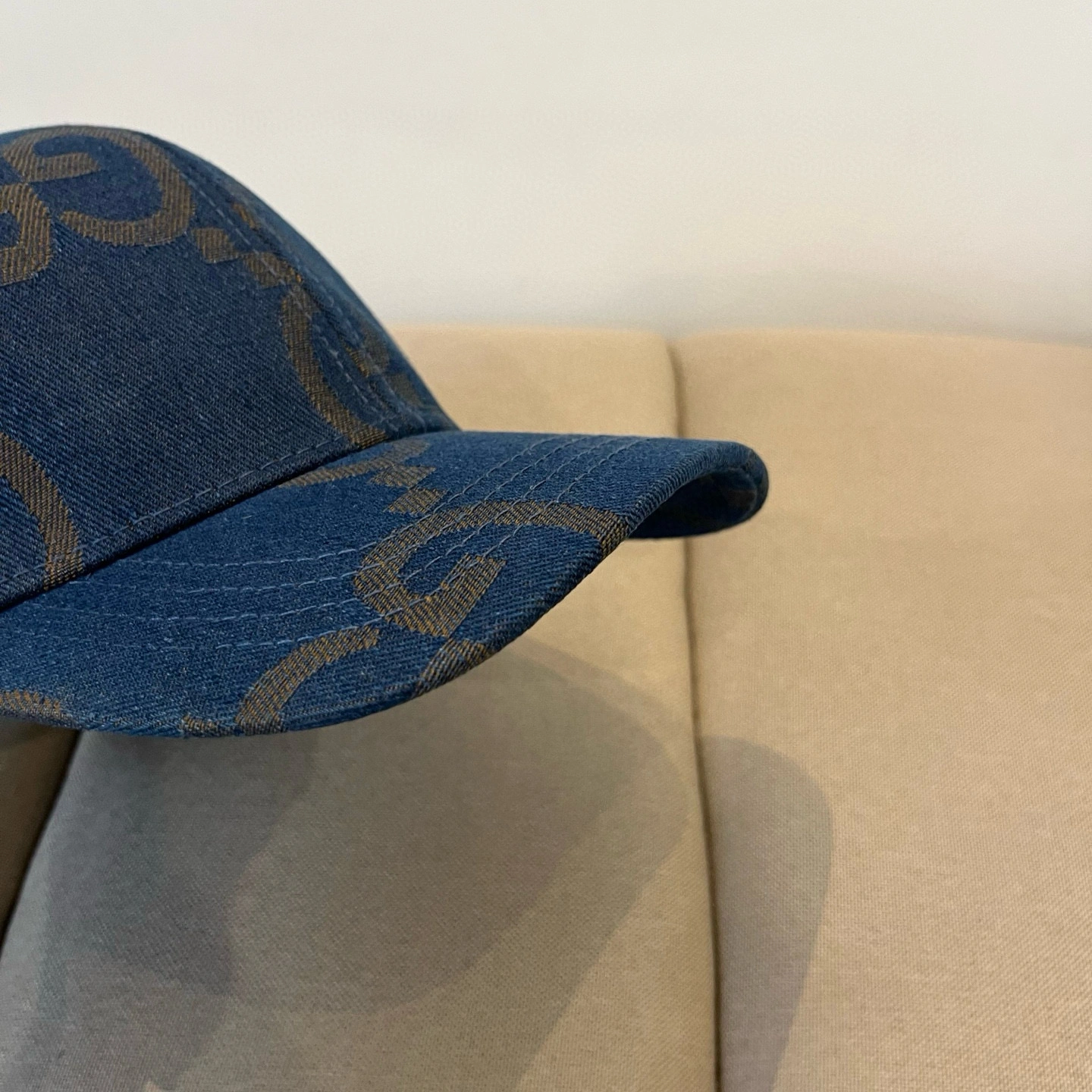 SmoothTexture G*ucci Hats Top XX250410- 17404