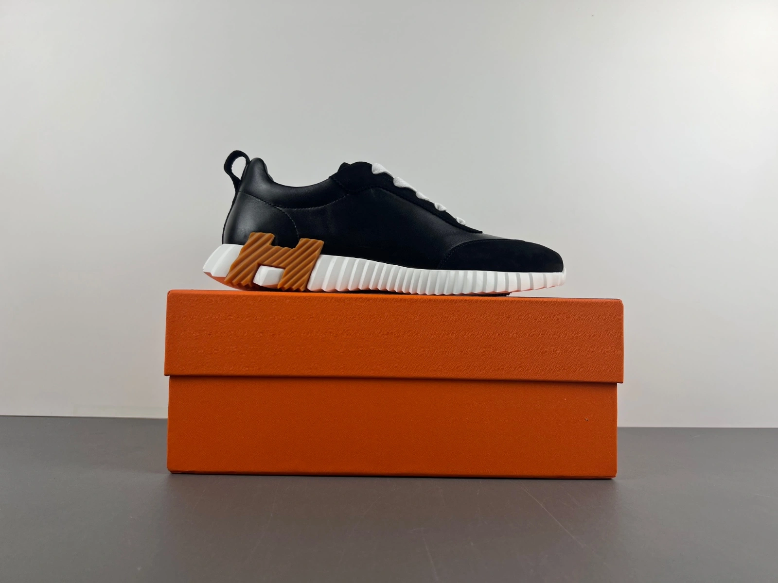 SportInspired H*ermes Top Sneaker Low MK20241010- 6818