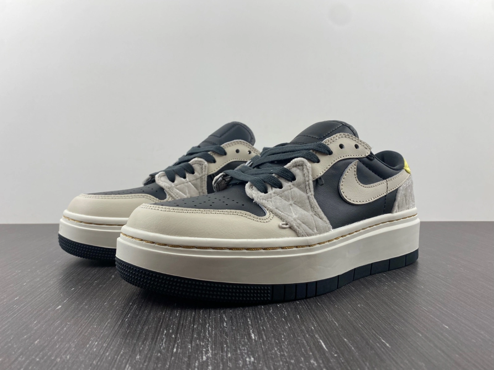 Jordan 1 Elevate Low SE Anthracite Light Bone DV1494- Thermal 1621