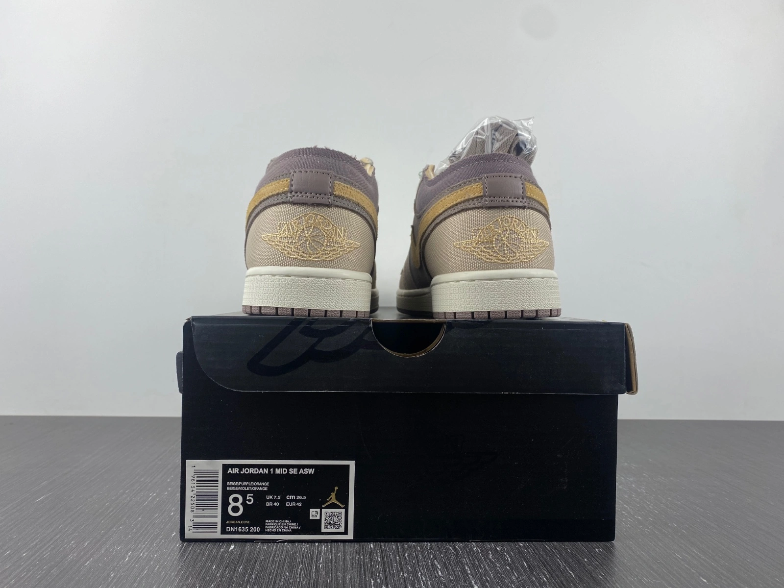 Jordan 1 Low SE Craft Taupe Haze DN1635- MoistureWicking 1575