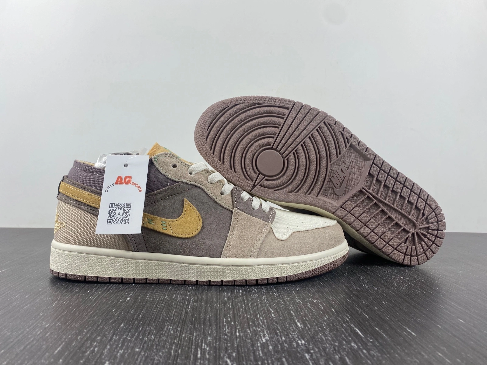 Jordan 1 Low SE Craft Taupe Haze DN1635- MoistureWicking 1575