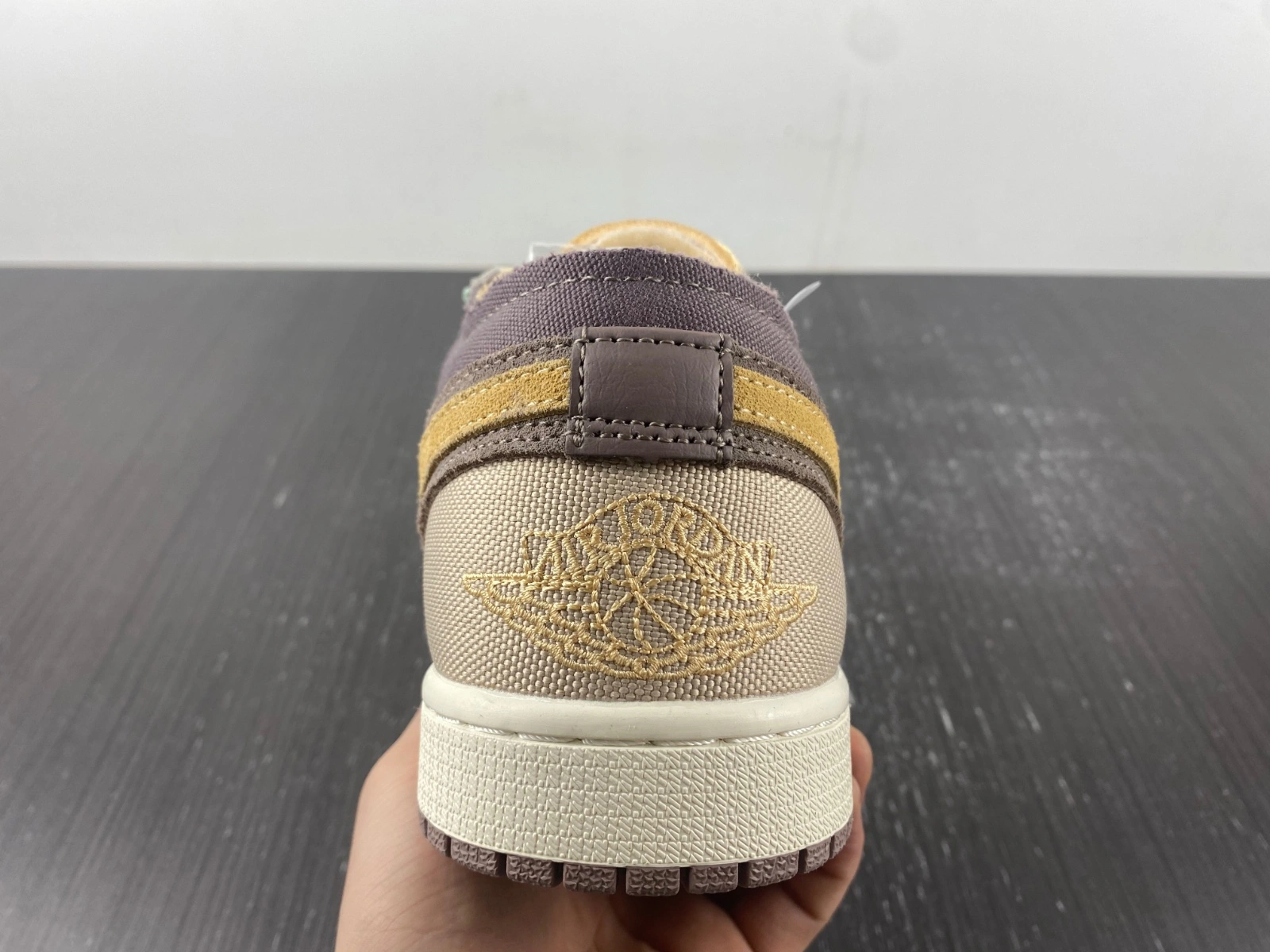Jordan 1 Low SE Craft Taupe Haze DN1635- MoistureWicking 1575