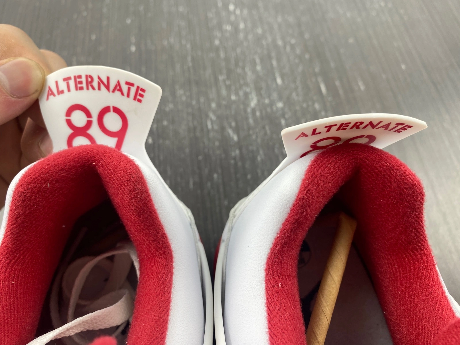 Lightweight Jordan 4 Retro Alternate 89 308497- 1977