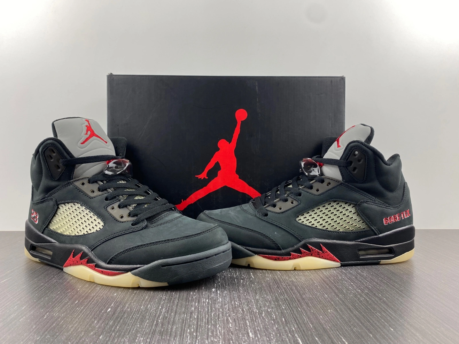 Neat Jordan 5 Retro Gore-Tex Off-Noir DR0092- 2072
