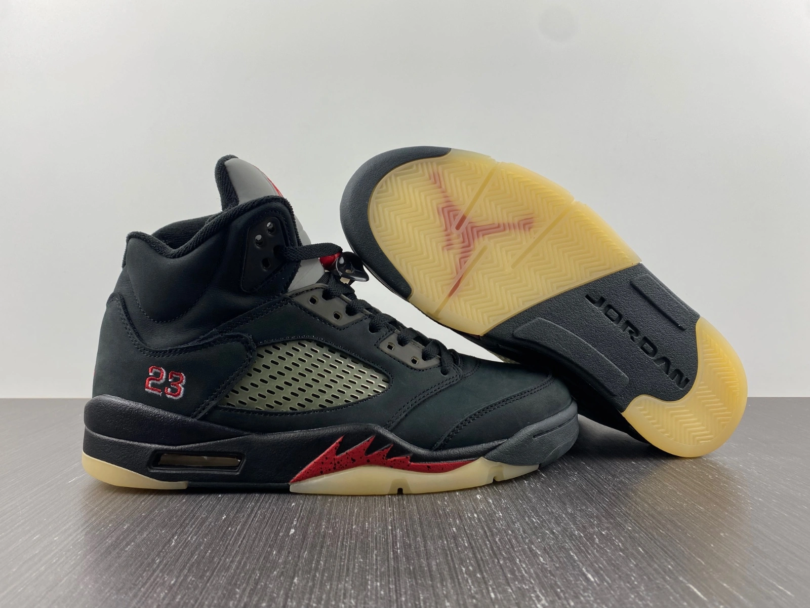 Neat Jordan 5 Retro Gore-Tex Off-Noir DR0092- 2072