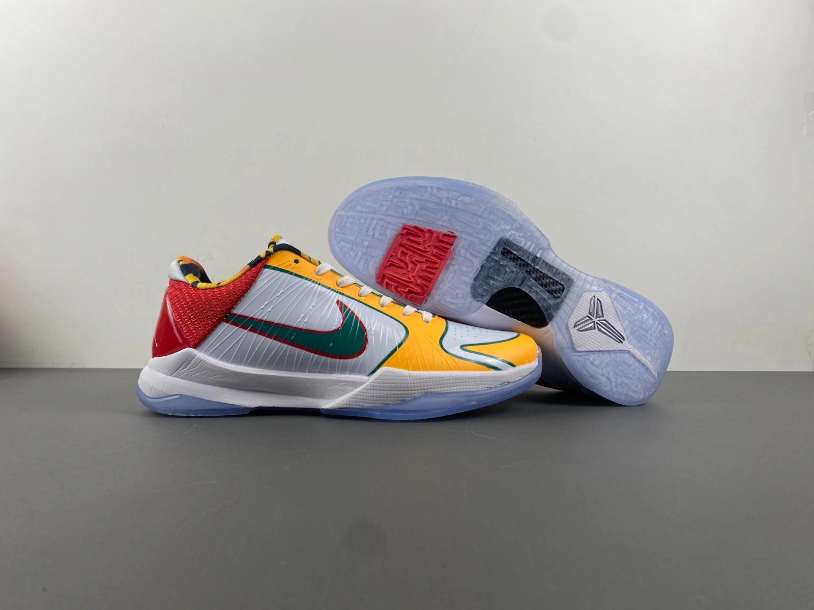 Durable KOBE 5 PROTRO CD4991- 1042