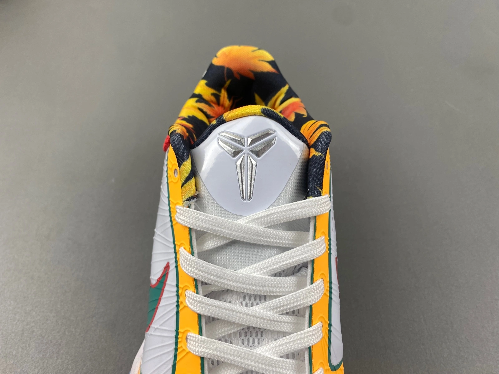 Durable KOBE 5 PROTRO CD4991- 1042