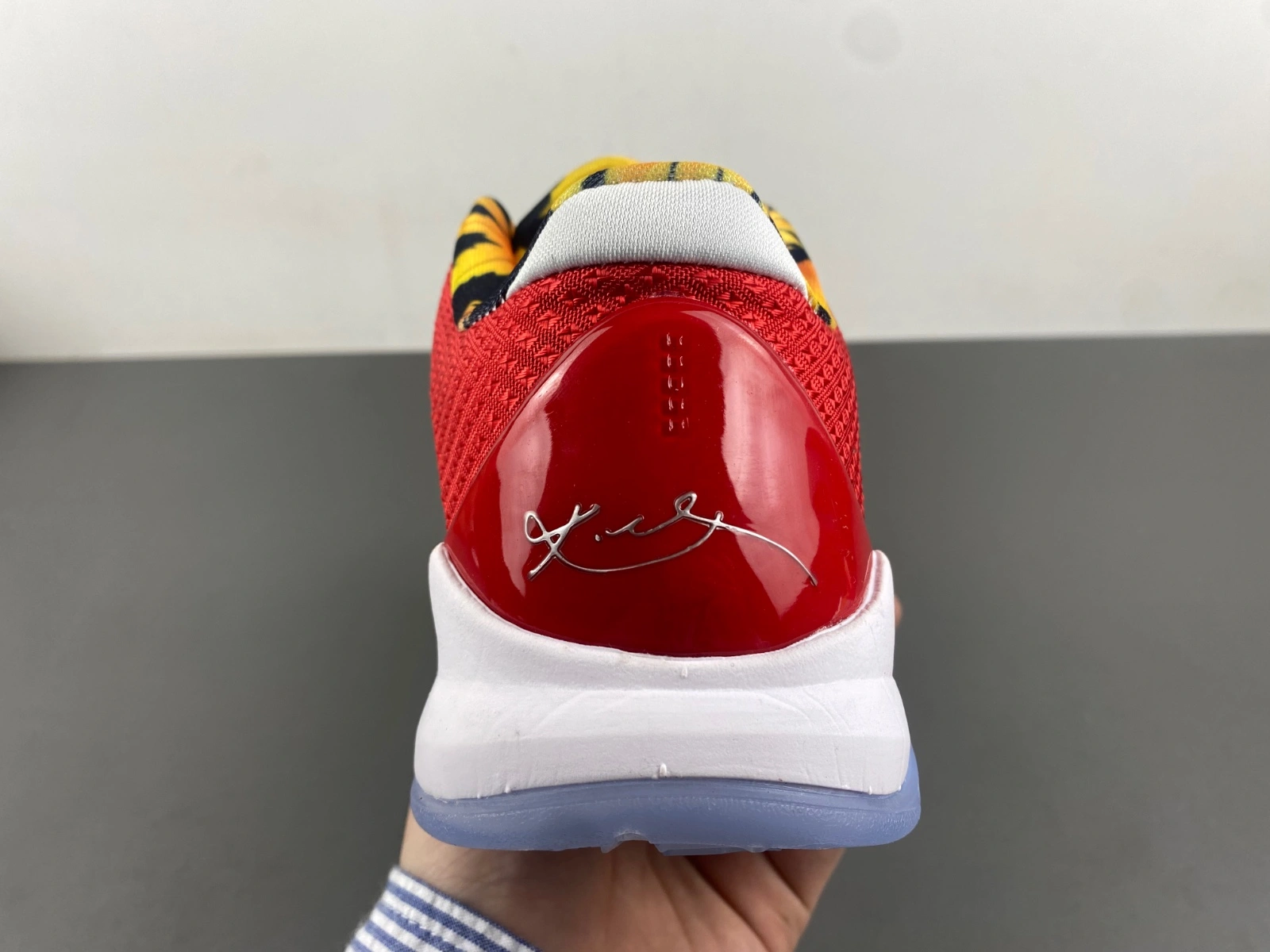 Durable KOBE 5 PROTRO CD4991- 1042