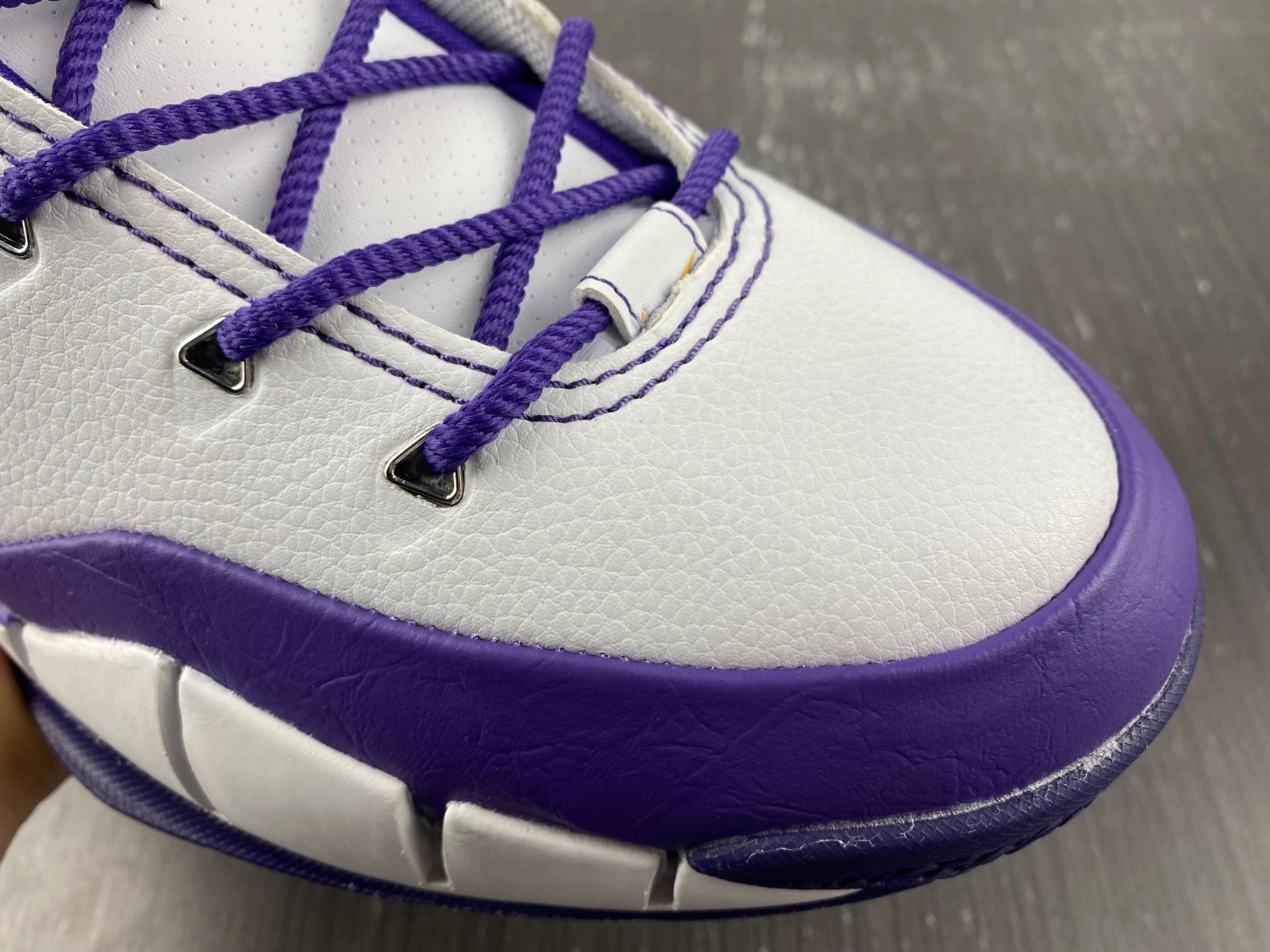 WellDesigned Kobe 1 Protro Think 16 AQ2728- 1115