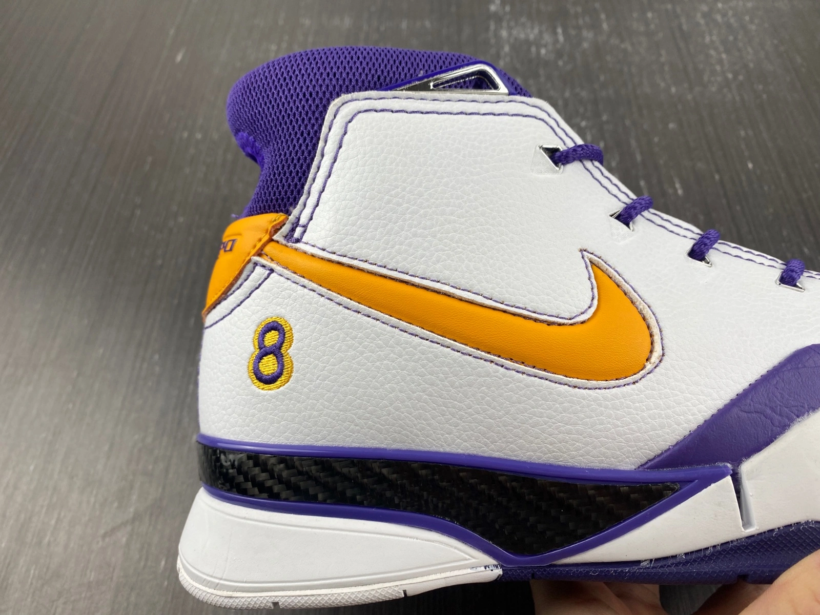 WellDesigned Kobe 1 Protro Think 16 AQ2728- 1115