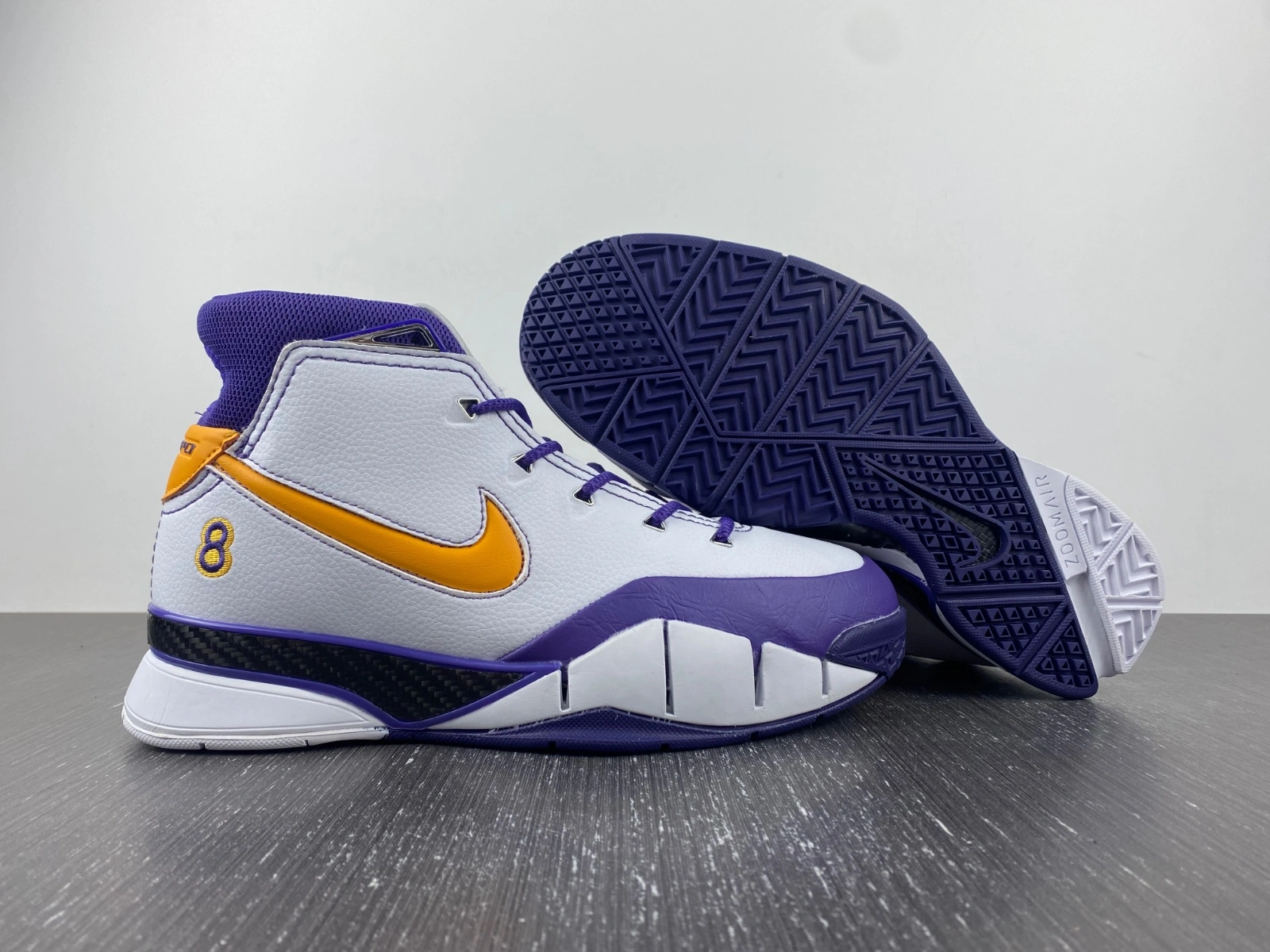 WellDesigned Kobe 1 Protro Think 16 AQ2728- 1115
