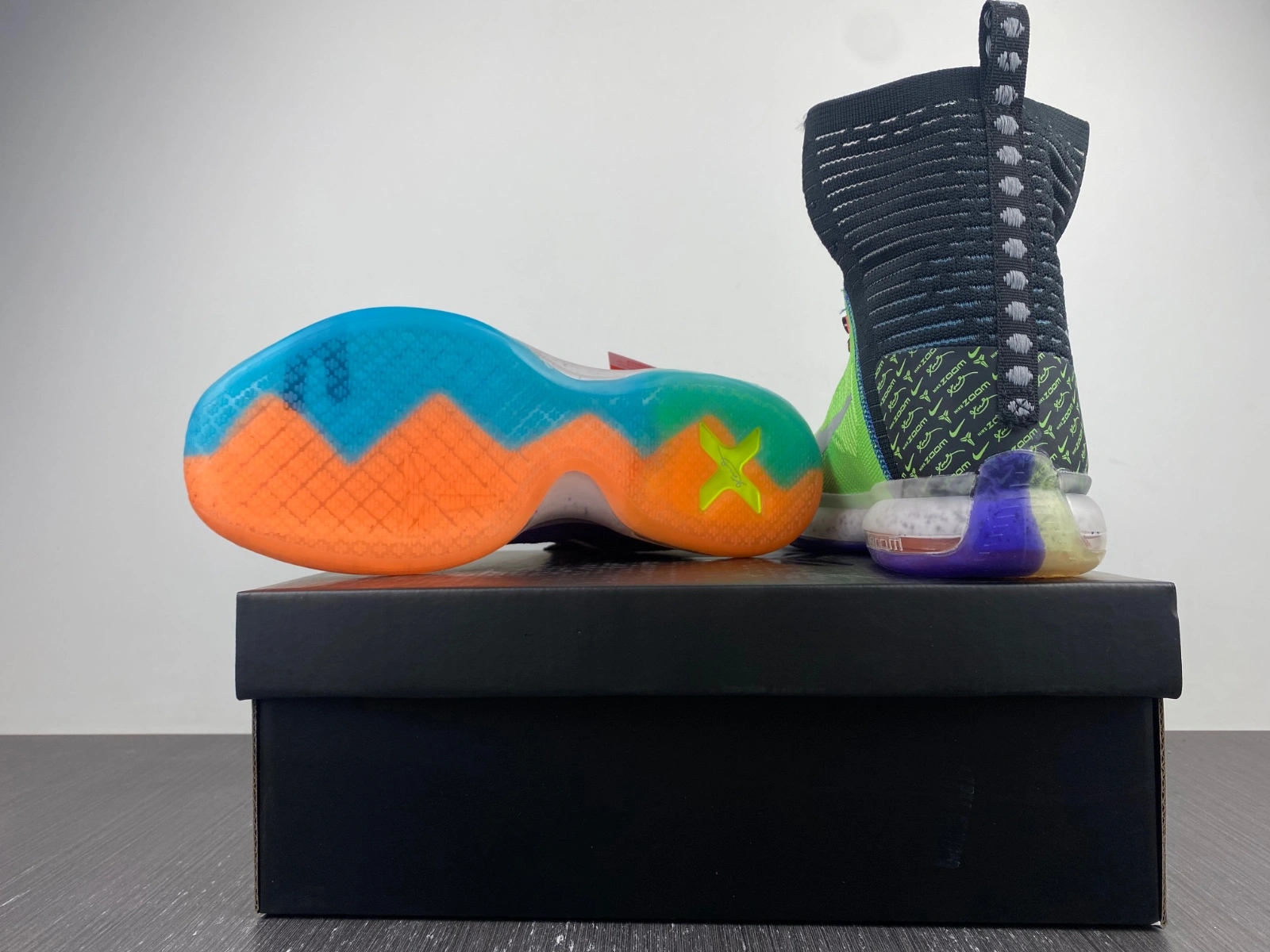 SmoothTexture Kobe 10 Elite What The 815810- 1118