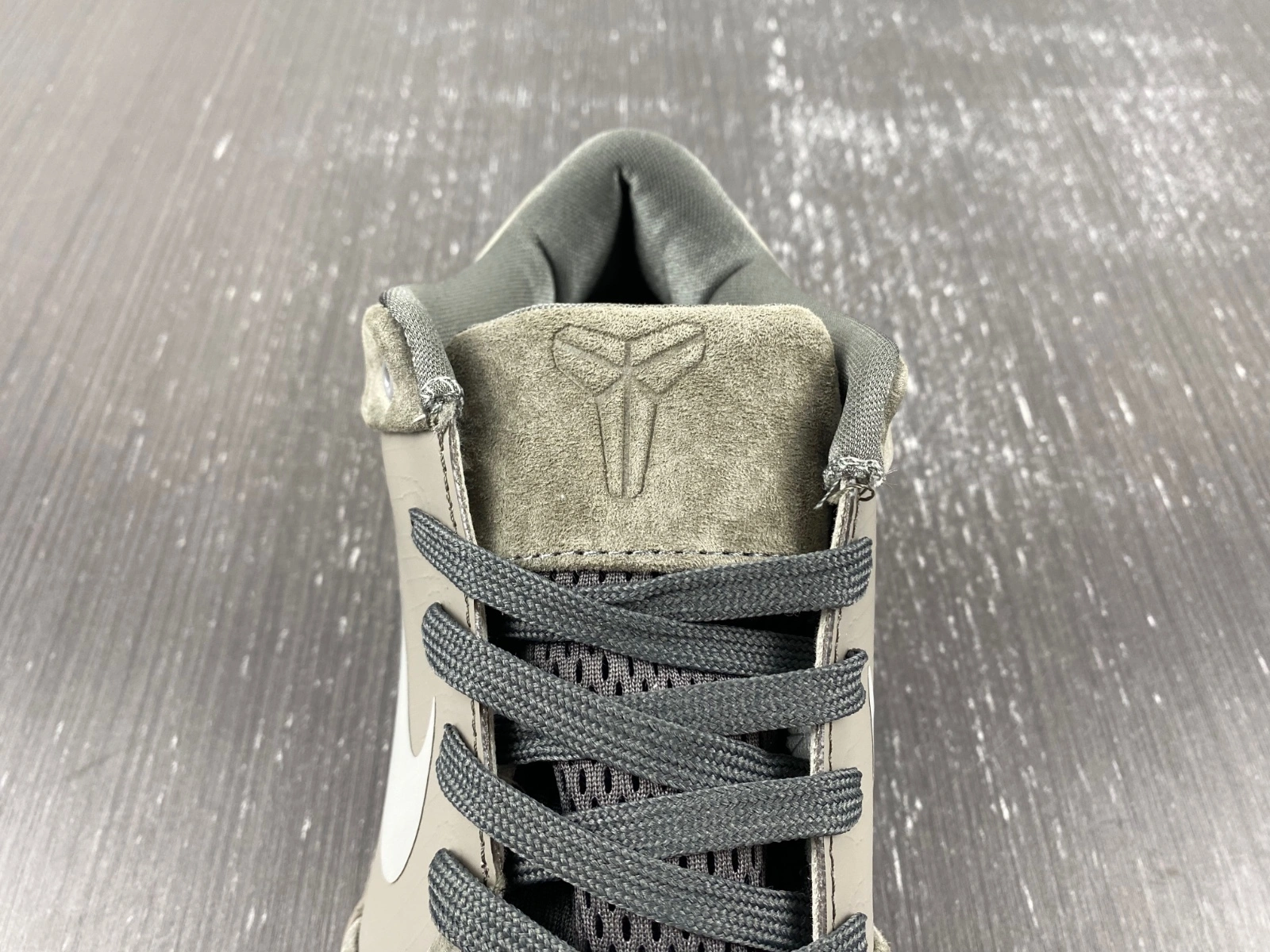 Kobe 4 Black Mamba Collection Fade to Black 869450- Practical 1098