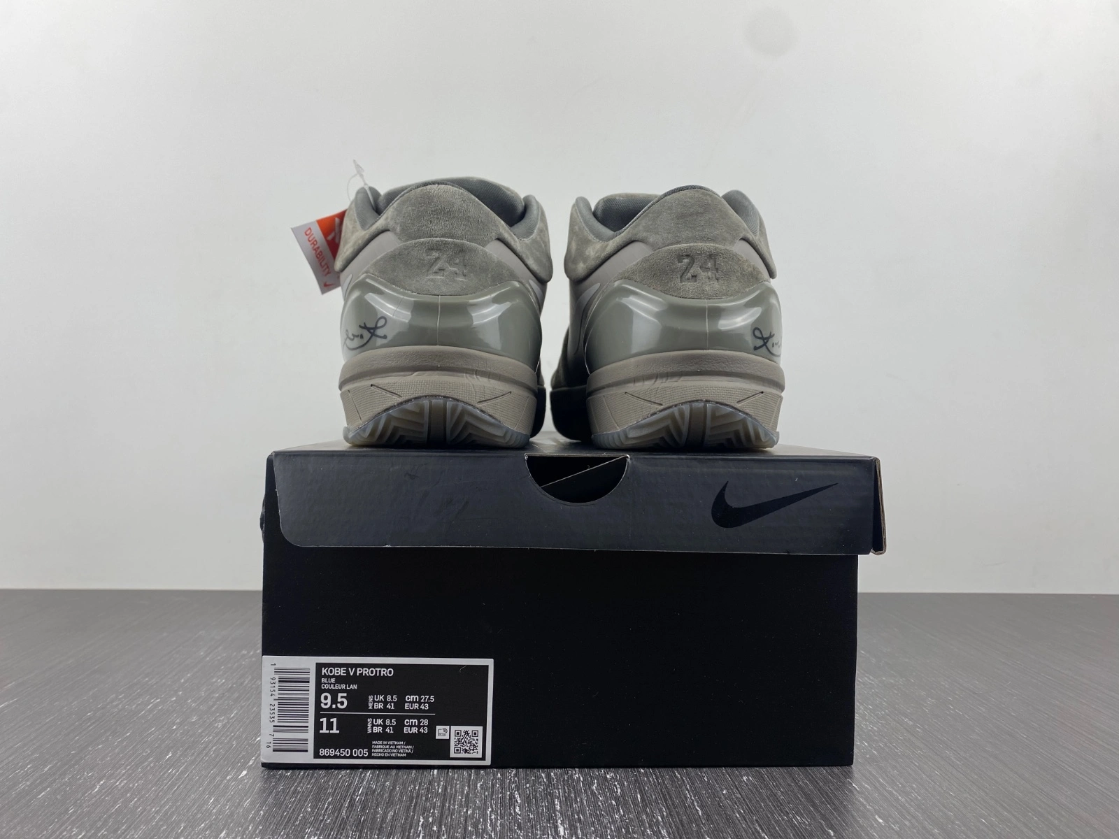 Kobe 4 Black Mamba Collection Fade to Black 869450- Practical 1098