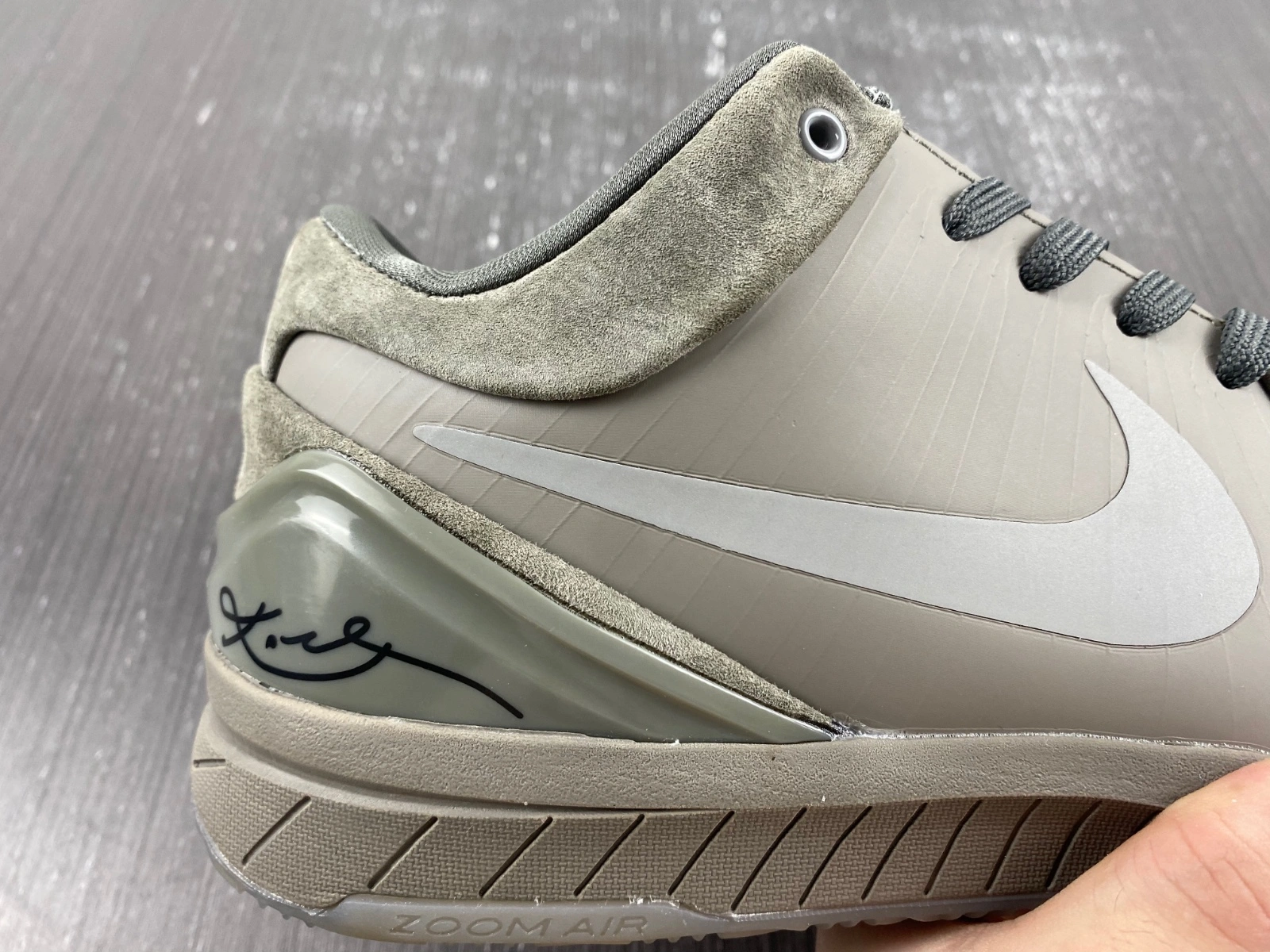 Kobe 4 Black Mamba Collection Fade to Black 869450- Practical 1098