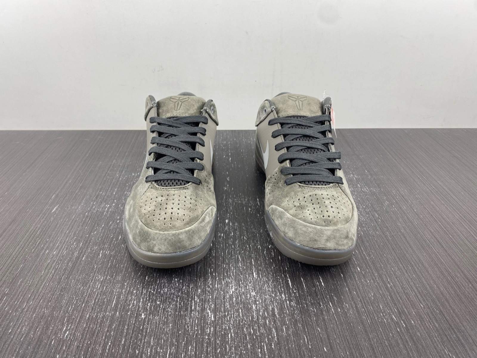 Kobe 4 Black Mamba Collection Fade to Black 869450- Practical 1098
