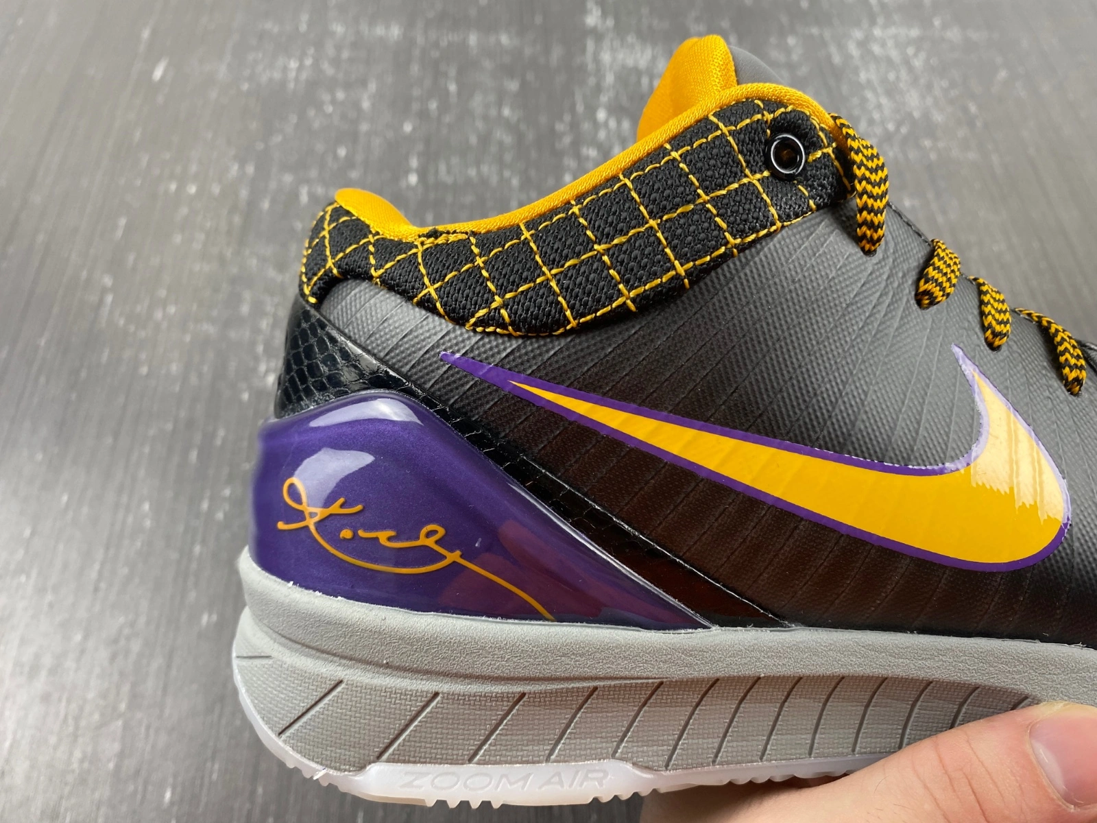 Kobe 4 Protro Carpe Diem AV6339- Minimalist 1084
