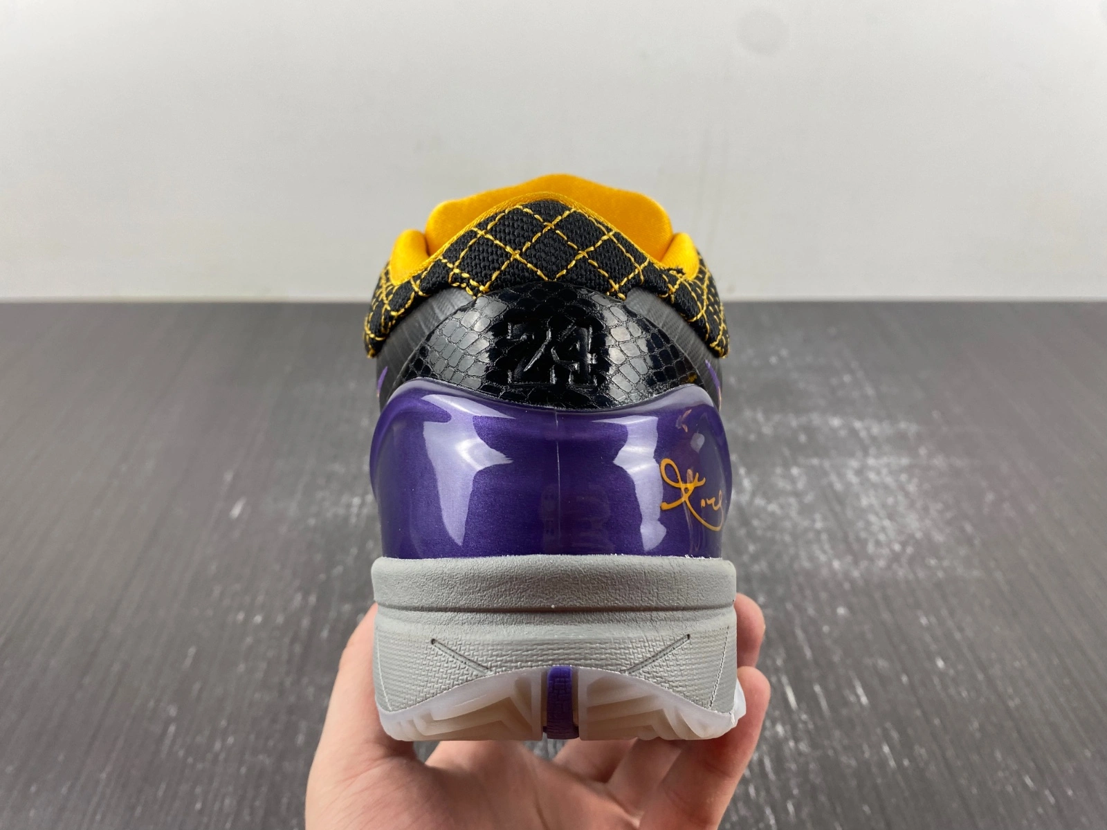 Kobe 4 Protro Carpe Diem AV6339- Minimalist 1084
