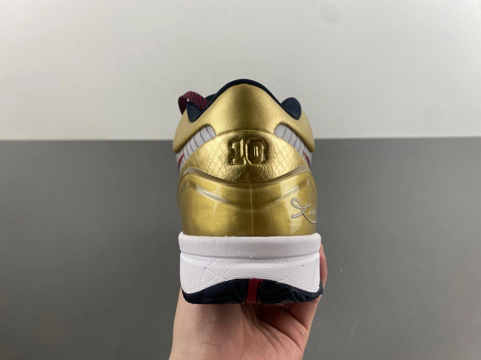 Versatile Kobe 4 Protro Gold Medal FQ3544- 1013