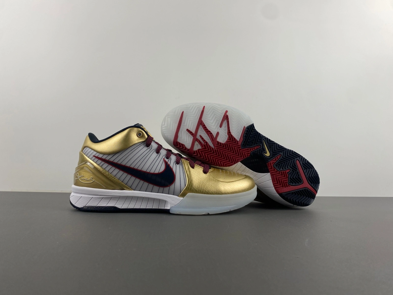 Versatile Kobe 4 Protro Gold Medal FQ3544- 1013