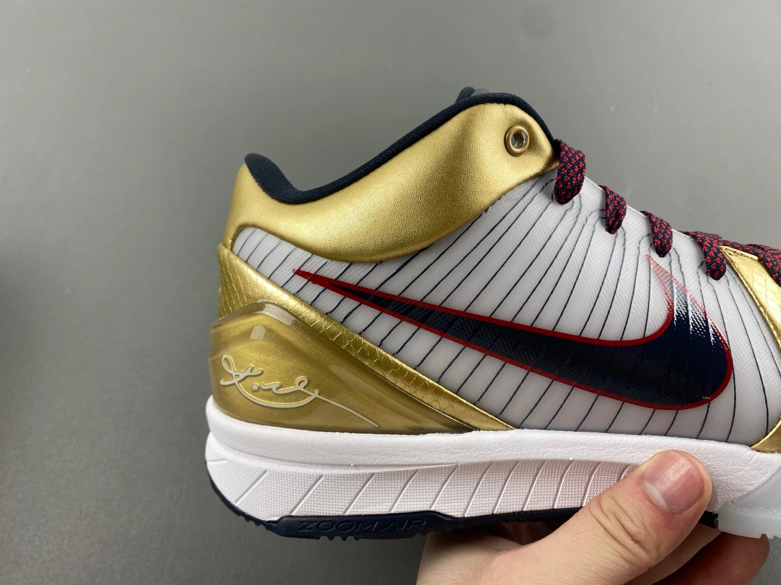 Versatile Kobe 4 Protro Gold Medal FQ3544- 1013