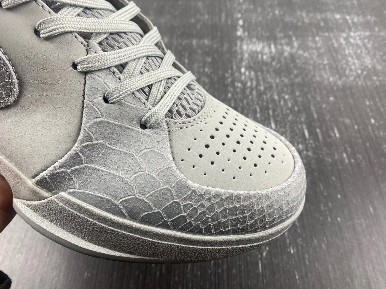 TravelReady Kobe 4 Protro Mamba Grey FQ3544- 1063